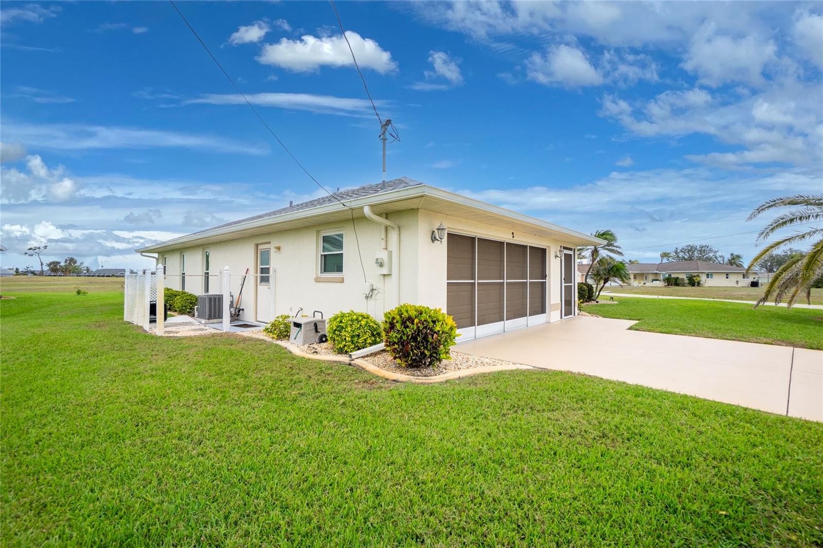 ROTONDA WEST PEBBLE BEACH - Residential