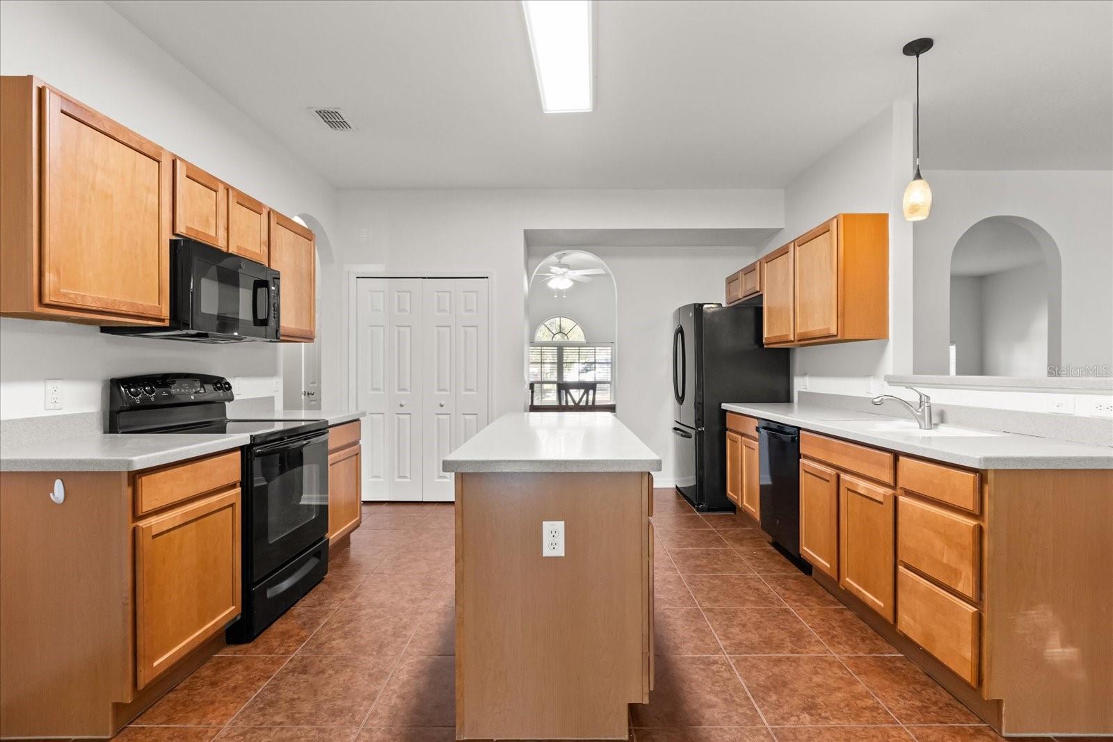 EUSTIS HILLCREST AT LAKE NETTIE - Residential