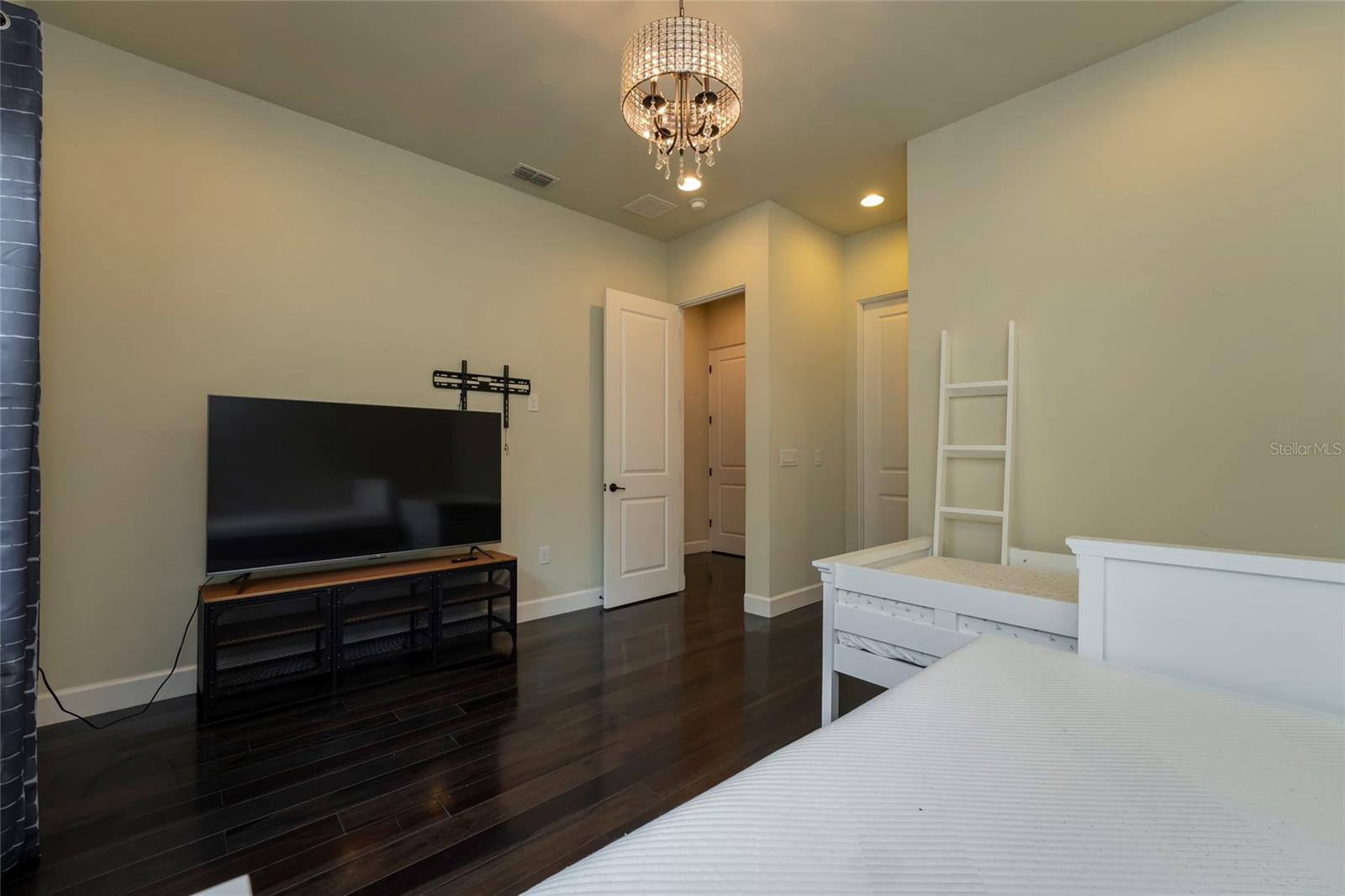 DELLAGIO - Residential Lease