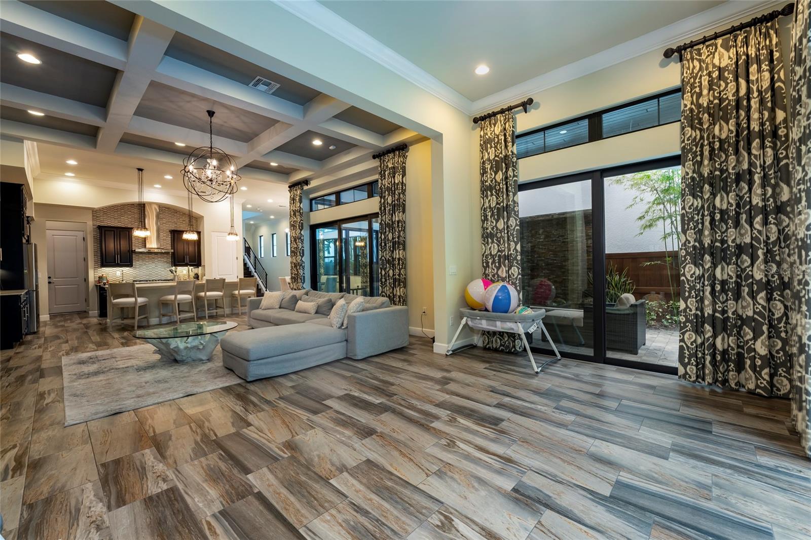 DELLAGIO - Residential Lease