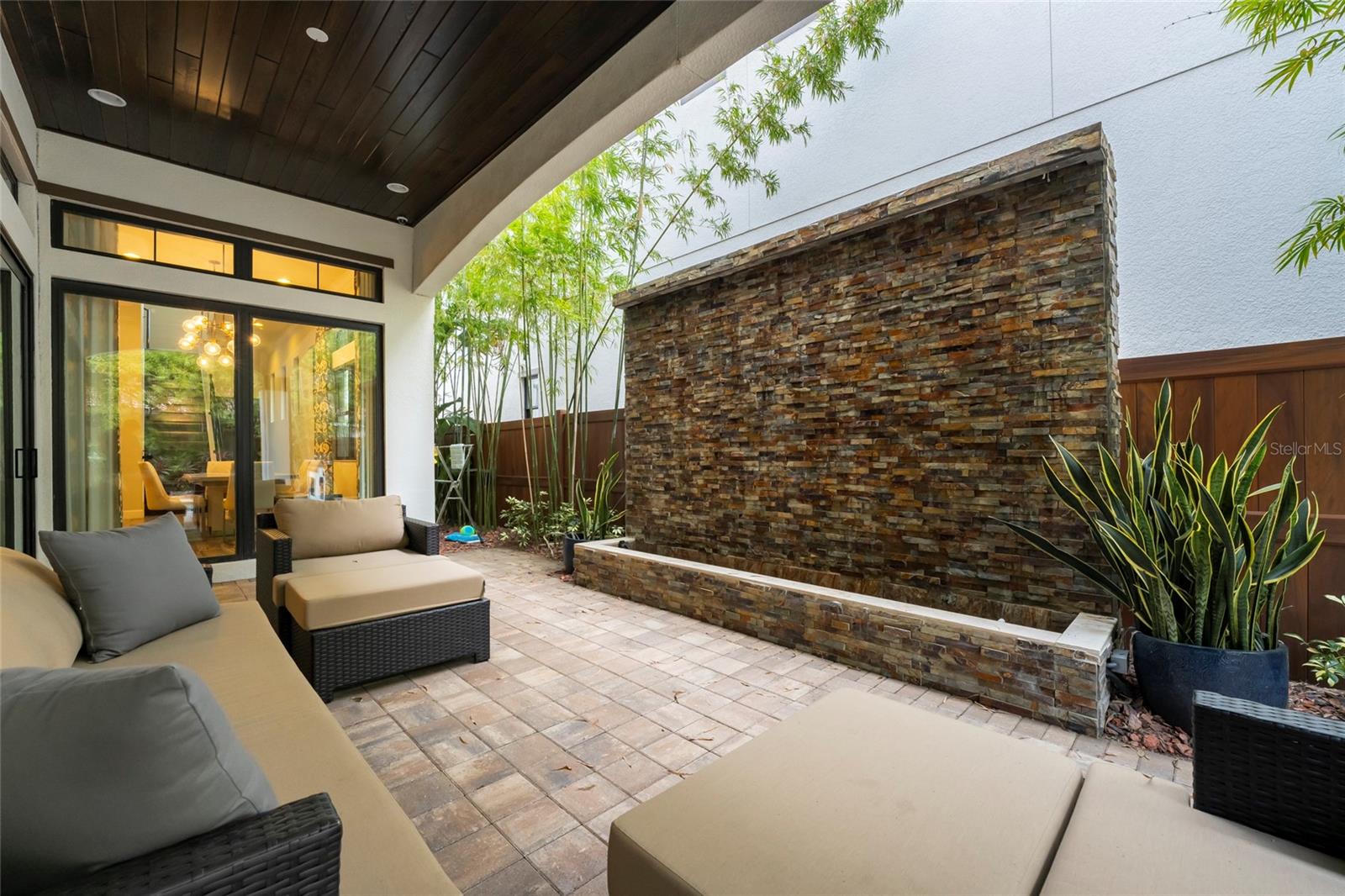 DELLAGIO - Residential Lease
