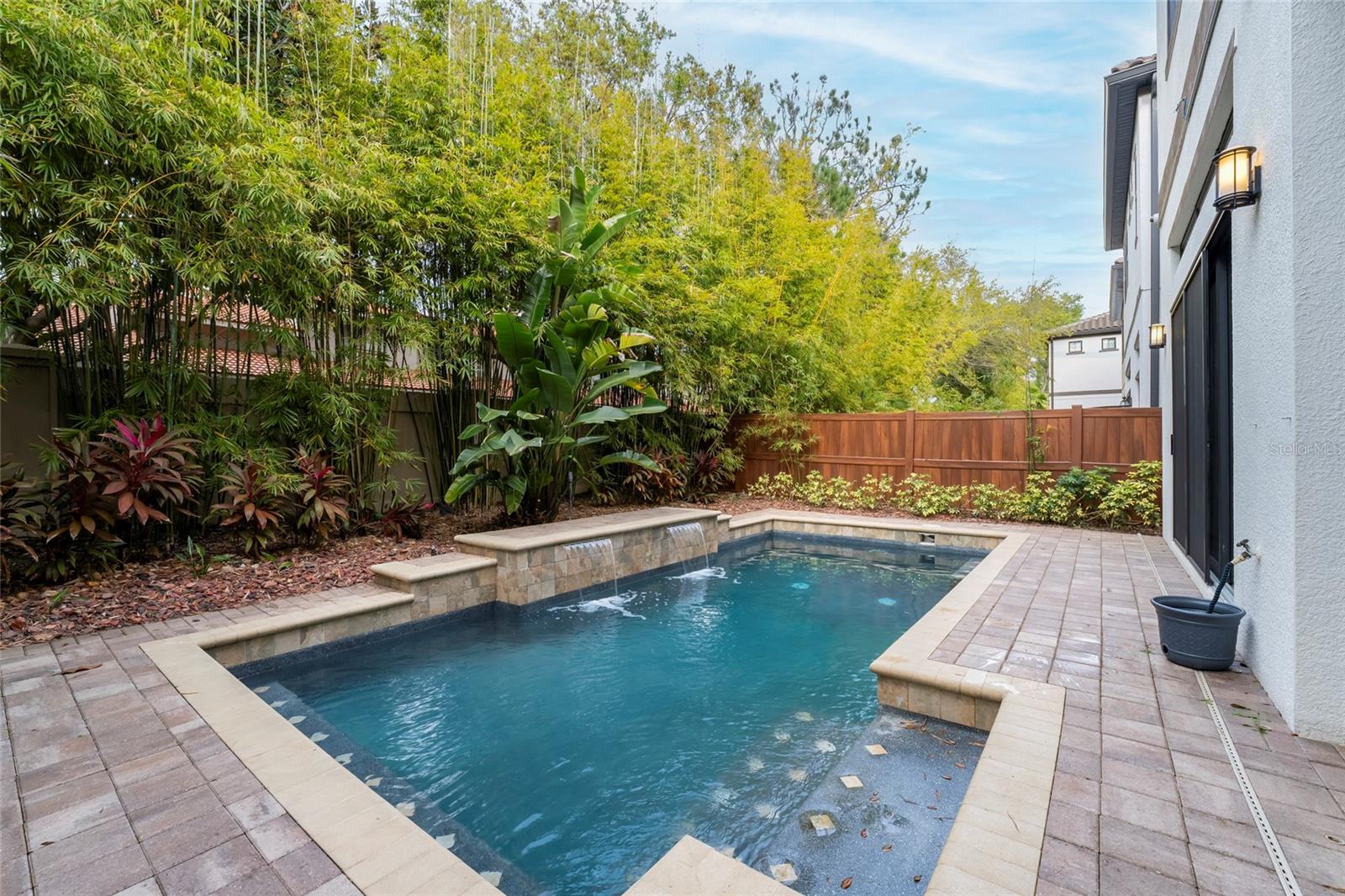 DELLAGIO - Residential Lease