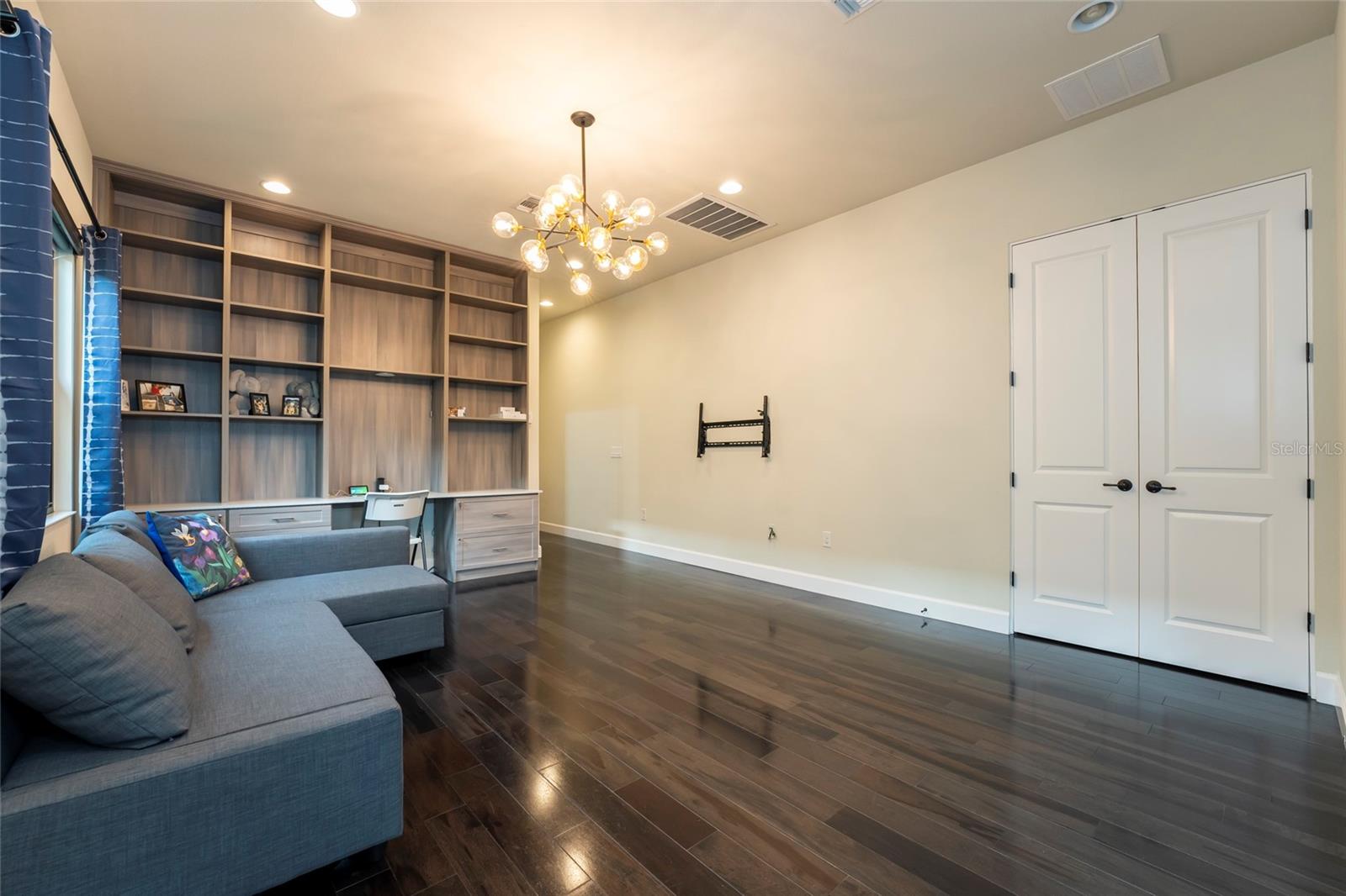 DELLAGIO - Residential Lease