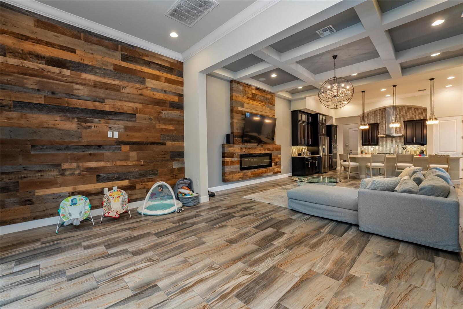 DELLAGIO - Residential Lease