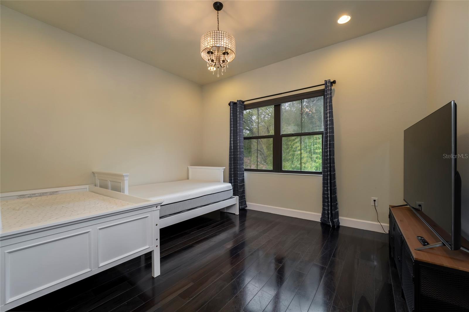 DELLAGIO - Residential Lease