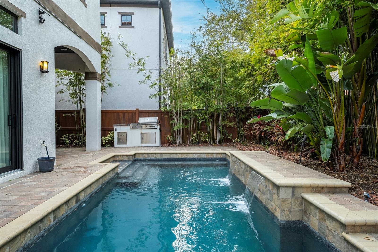DELLAGIO - Residential Lease