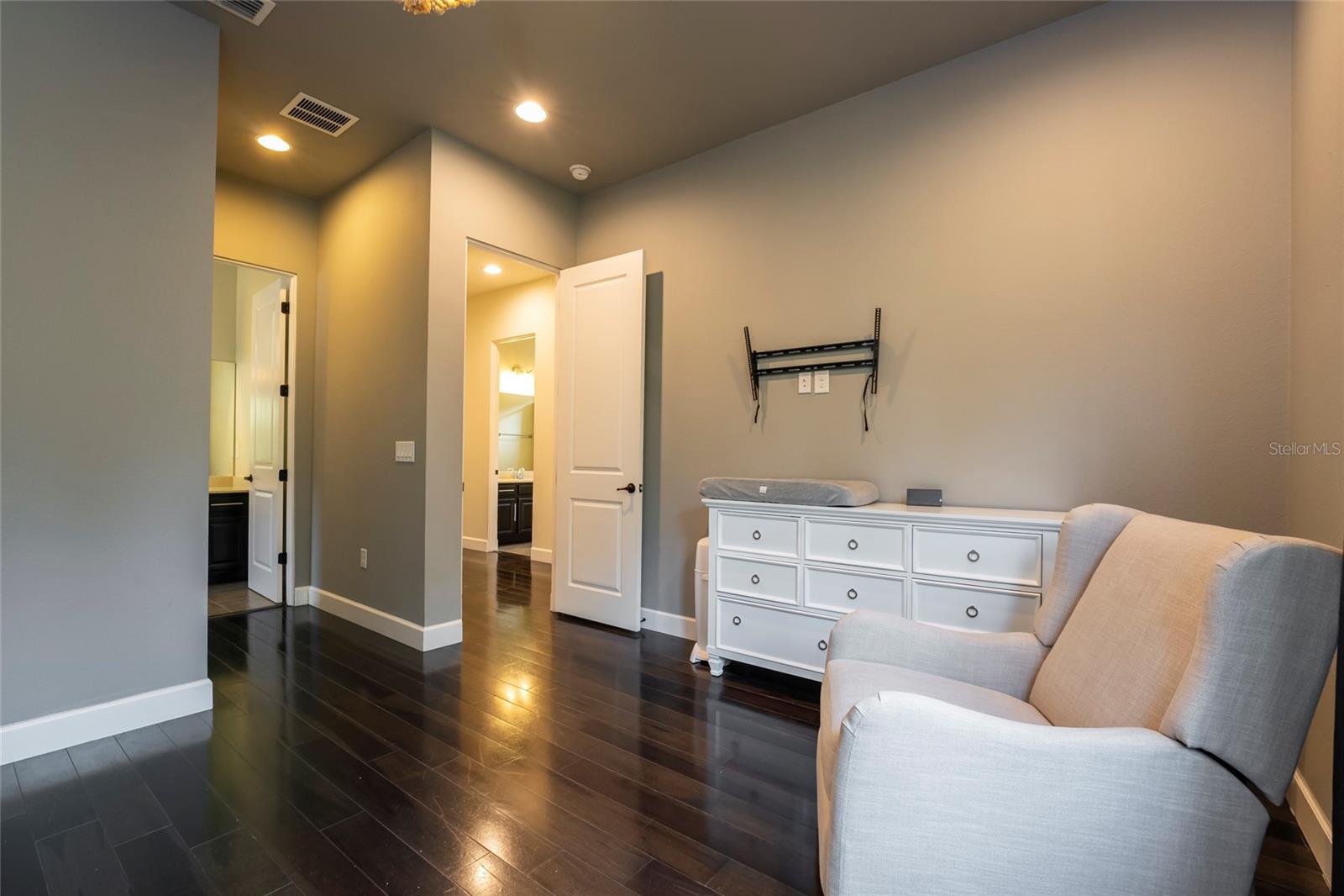 DELLAGIO - Residential Lease