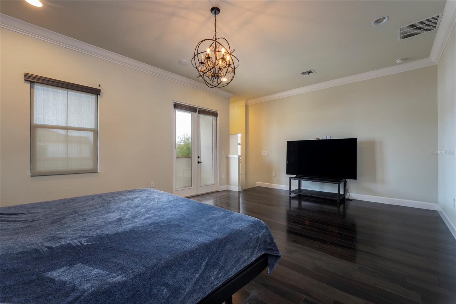 DELLAGIO - Residential Lease