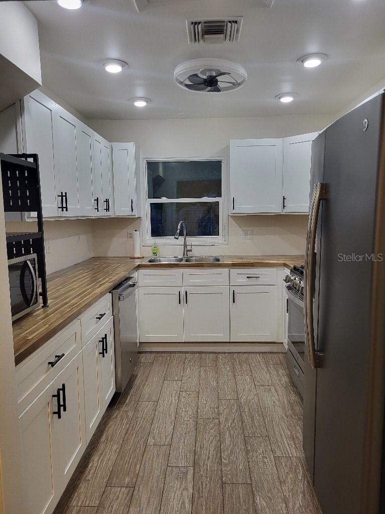 GOLDEN ISLE - Residential