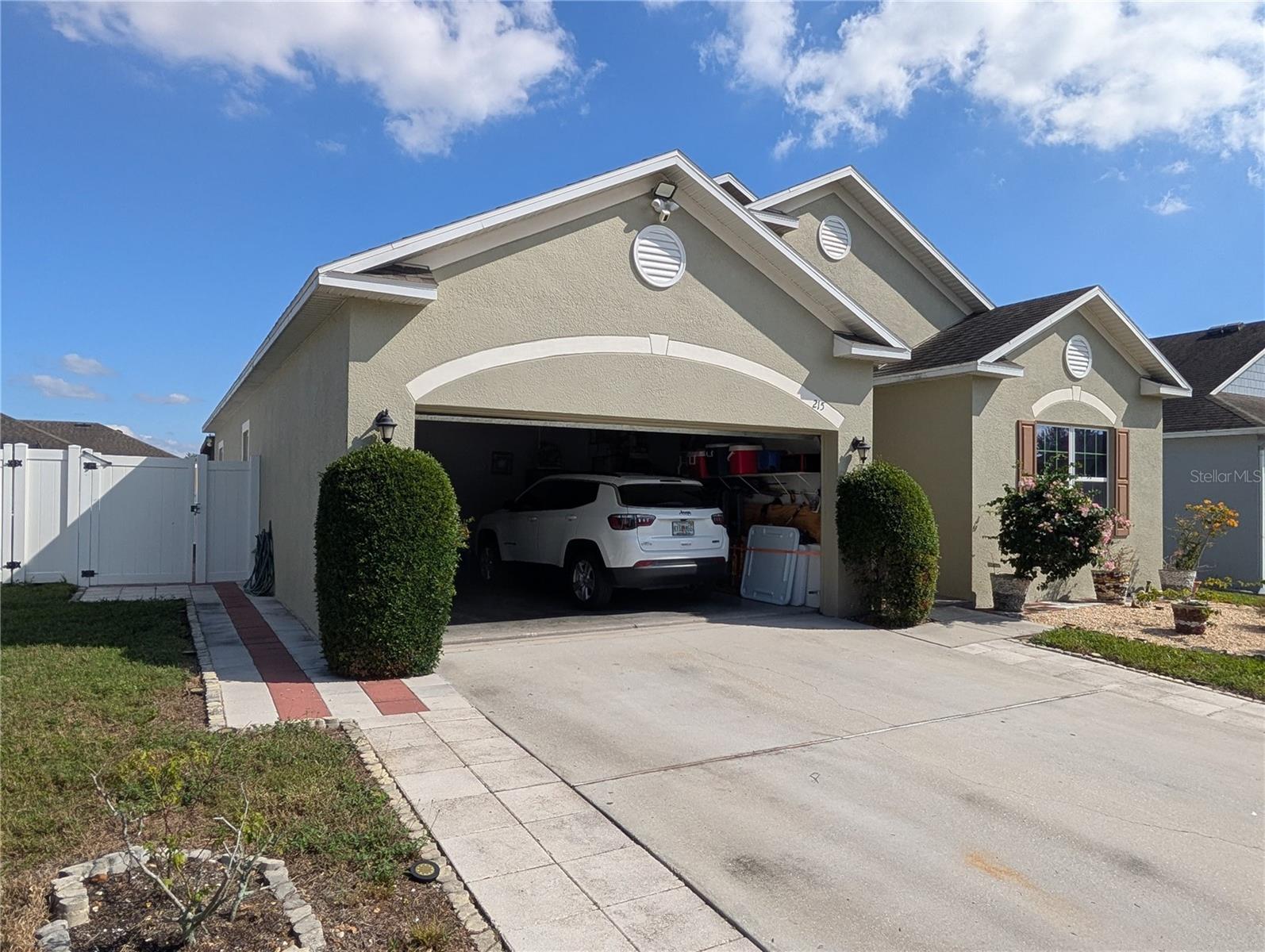 Casas a venda 2 - Jen Dantas 215 MILESTONE DRIVE