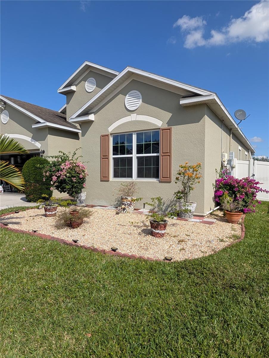 Casas a venda 3 - Jen Dantas 215 MILESTONE DRIVE