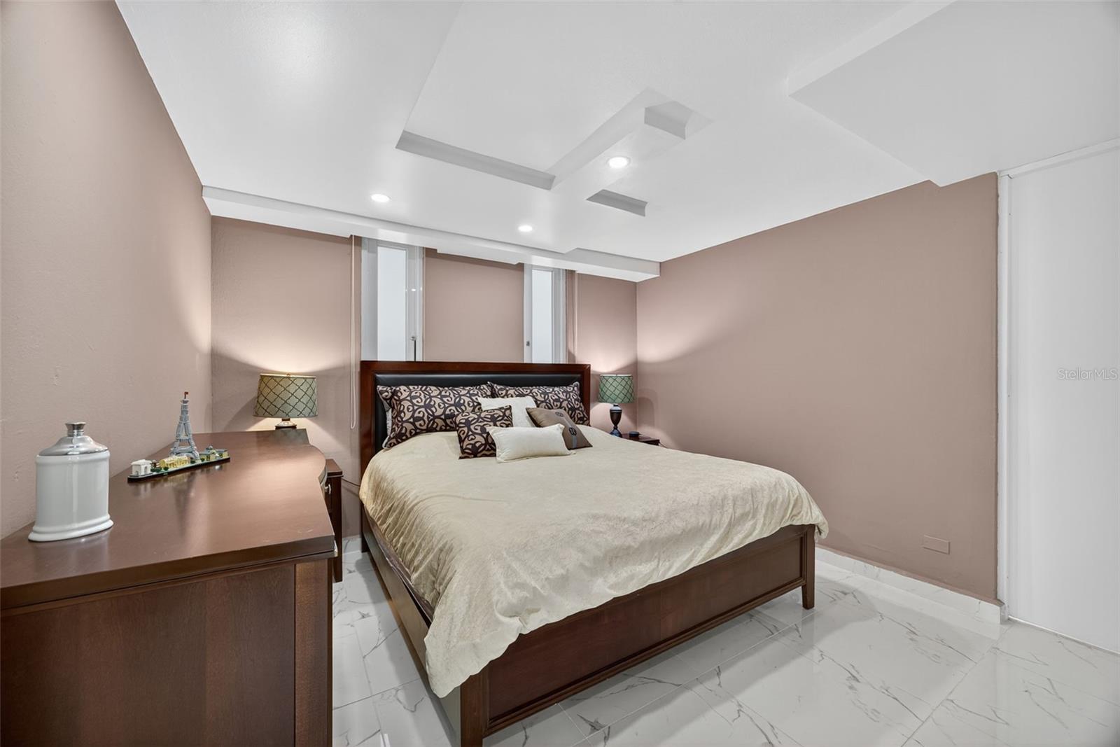 GARDEN HILLS SUR - Residential