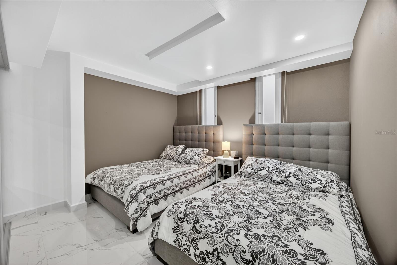 GARDEN HILLS SUR - Residential