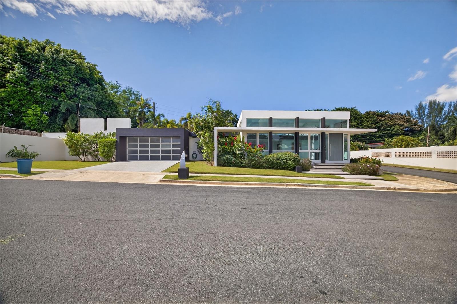 GARDEN HILLS SUR - Residential