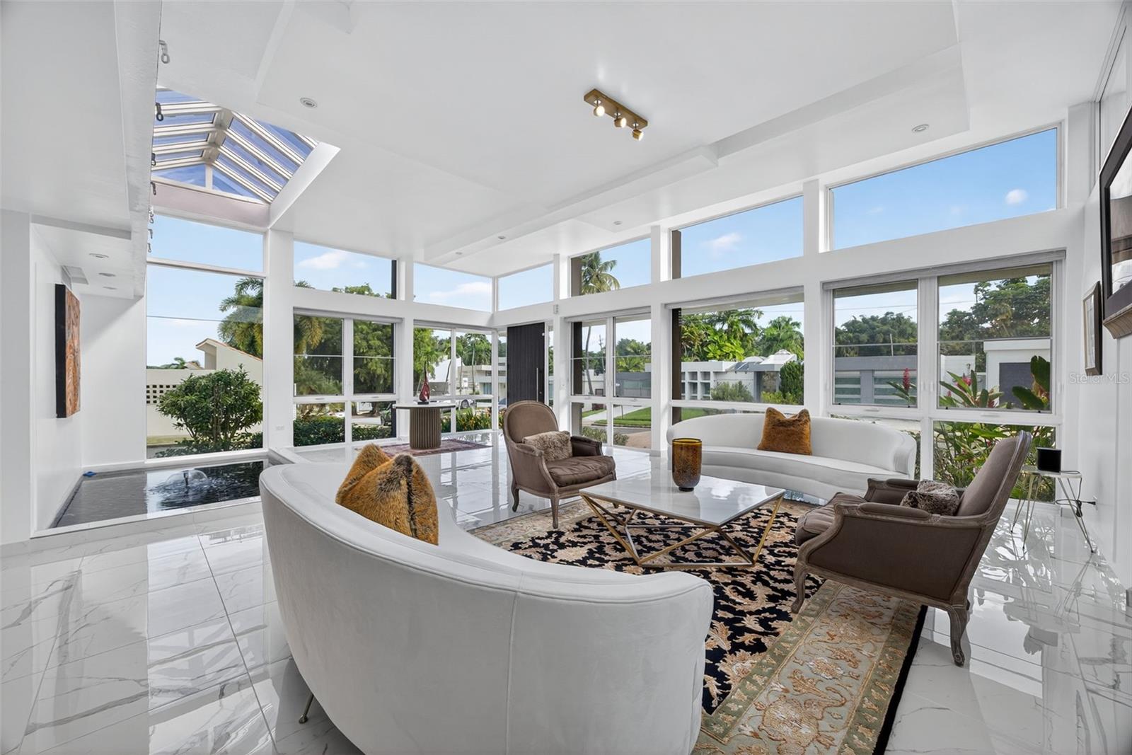 GARDEN HILLS SUR - Residential