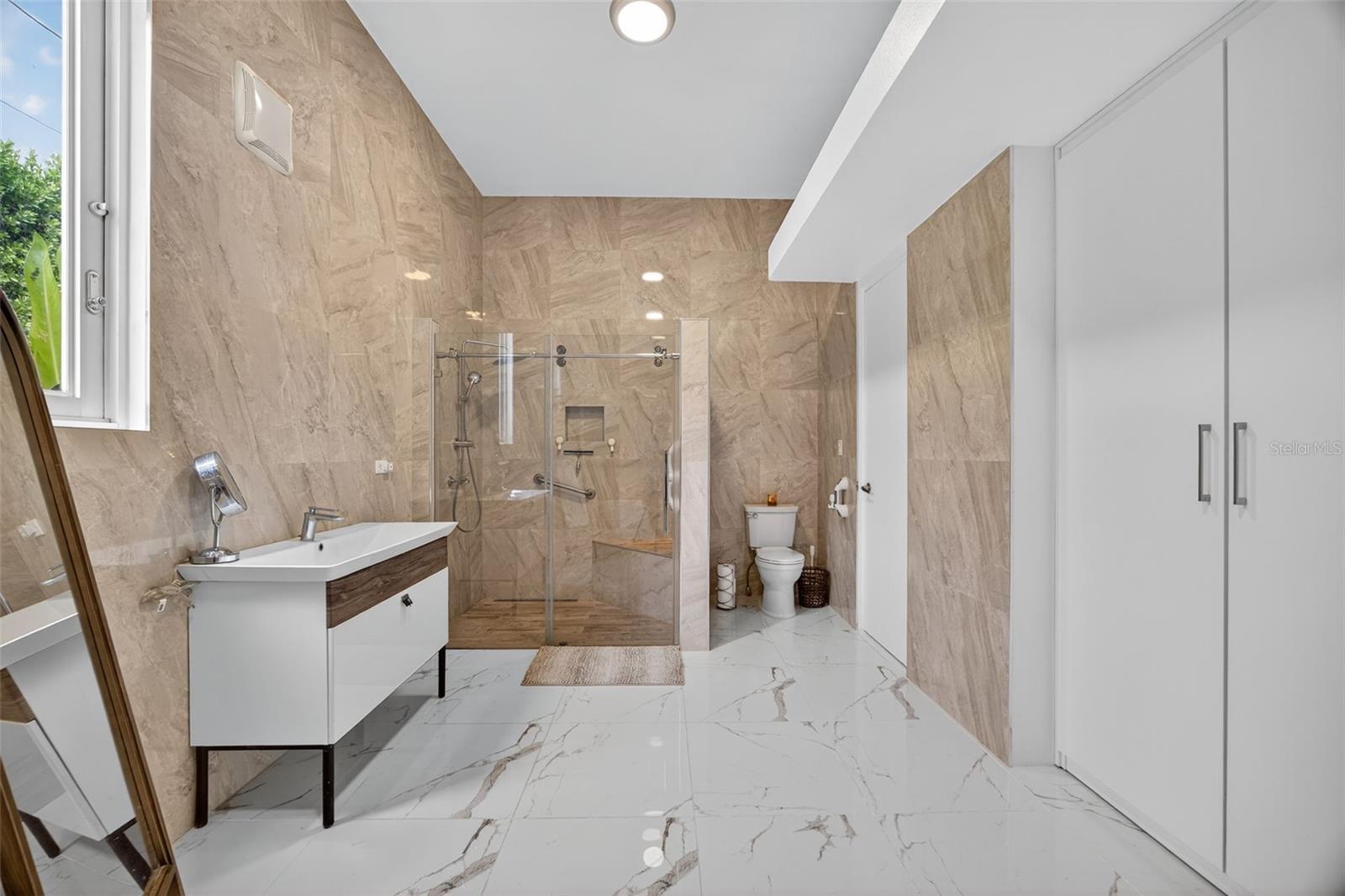 GARDEN HILLS SUR - Residential