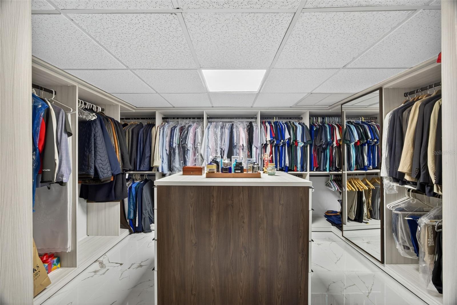 GARDEN HILLS SUR - Residential