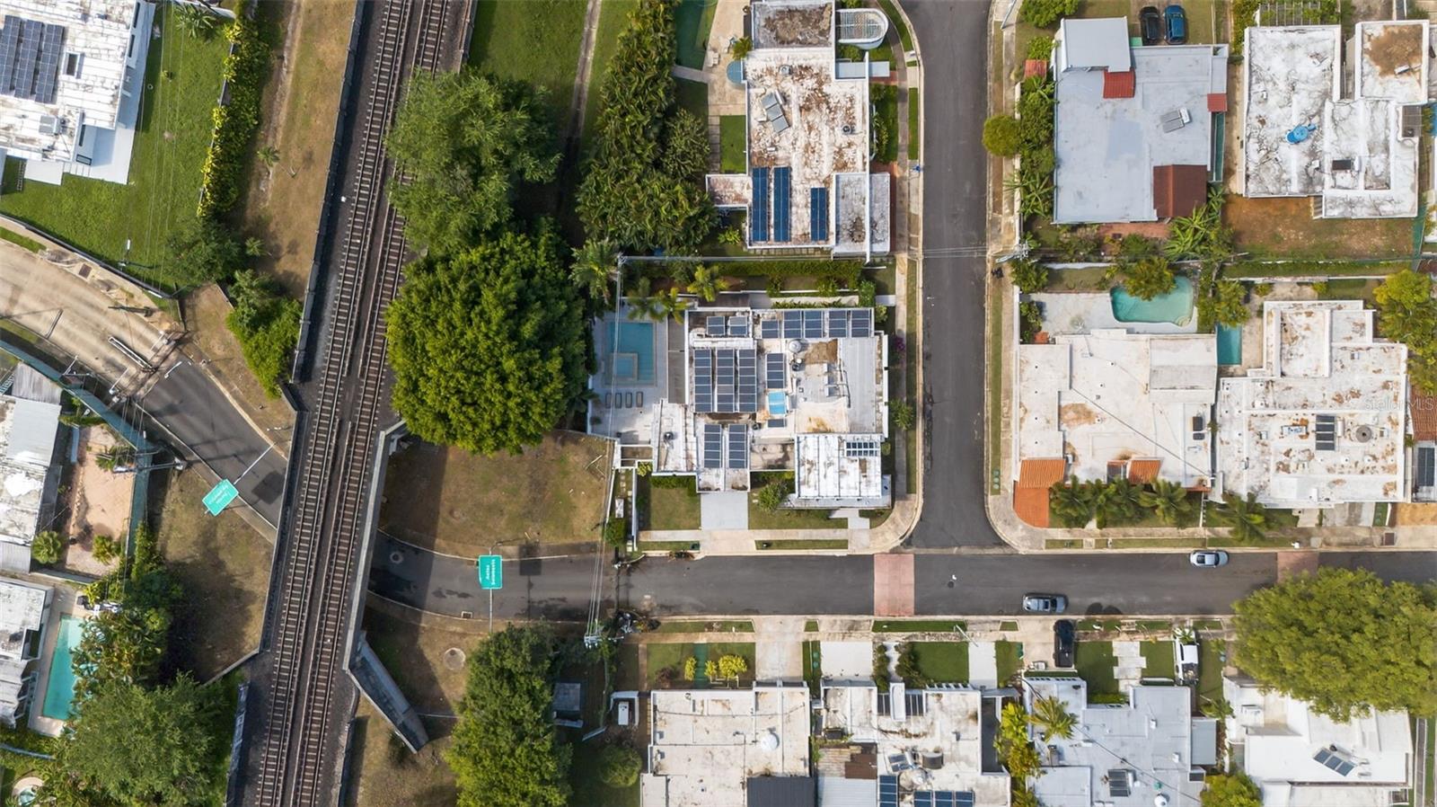 GARDEN HILLS SUR - Residential