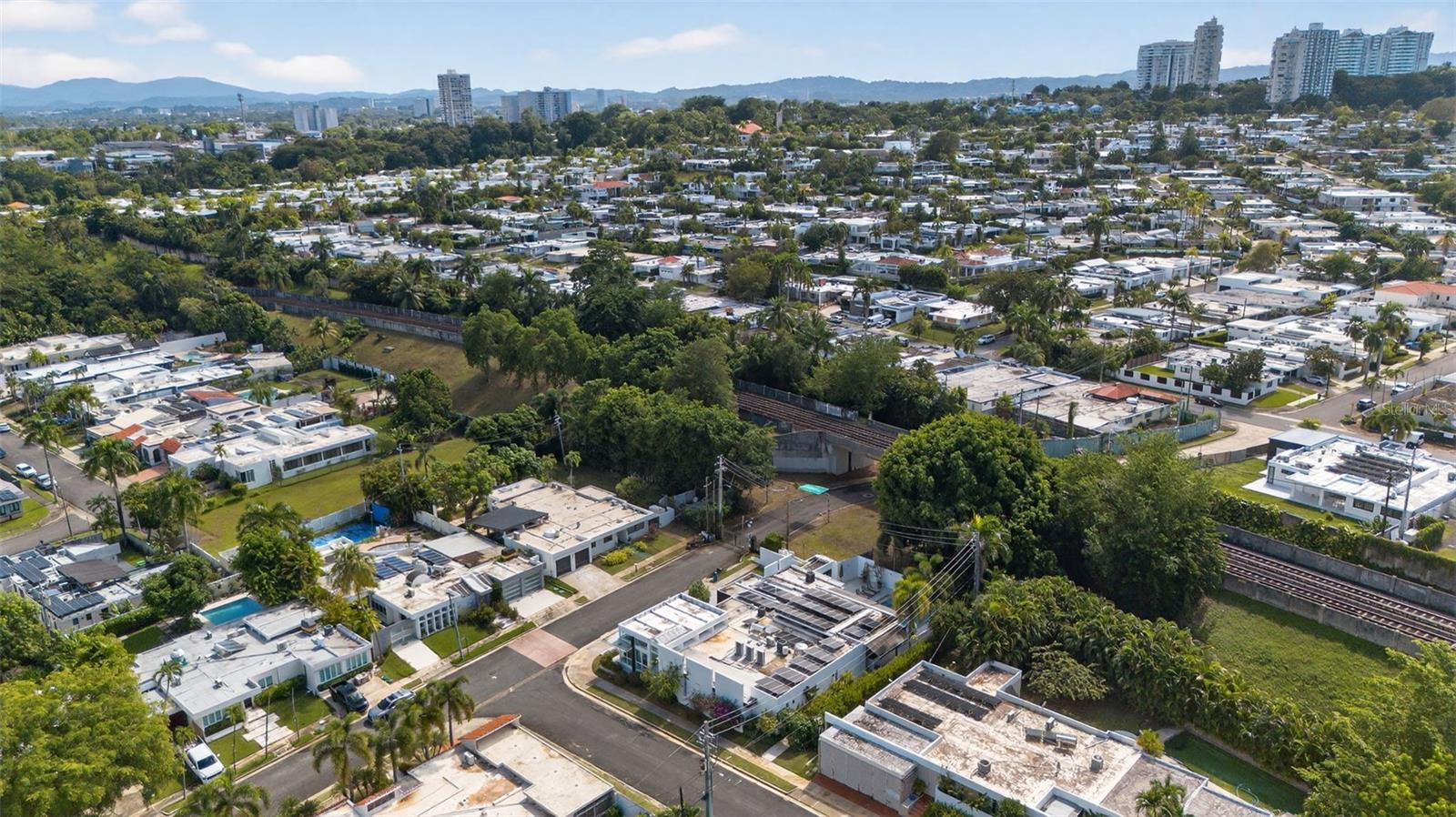 GARDEN HILLS SUR - Residential