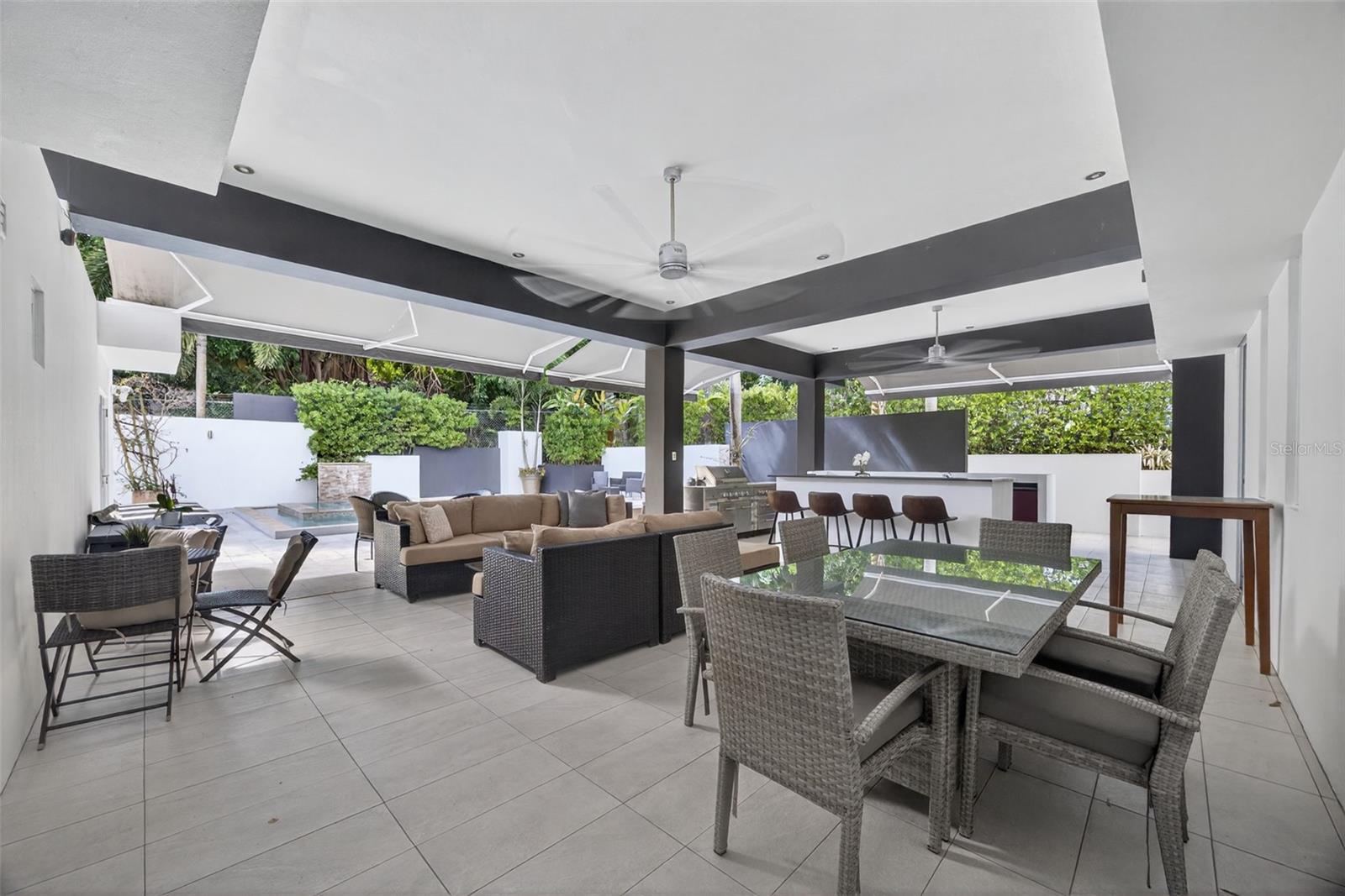 GARDEN HILLS SUR - Residential