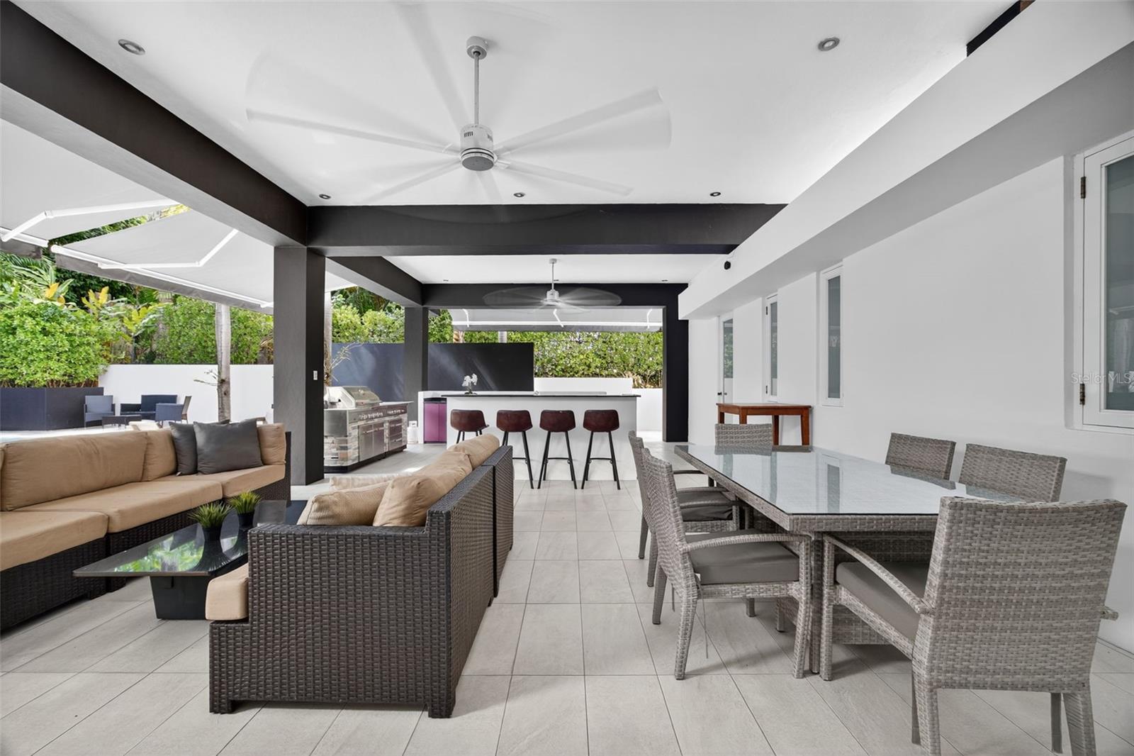 GARDEN HILLS SUR - Residential