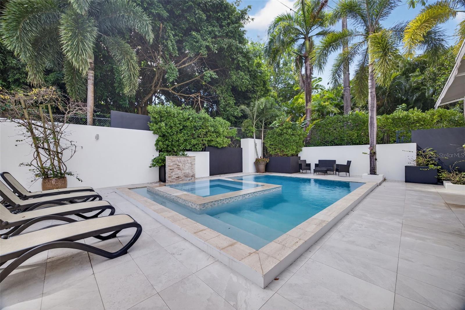 GARDEN HILLS SUR - Residential