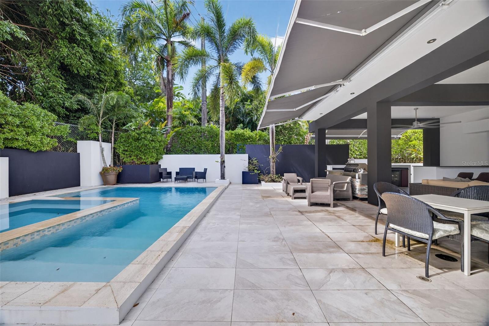 GARDEN HILLS SUR - Residential