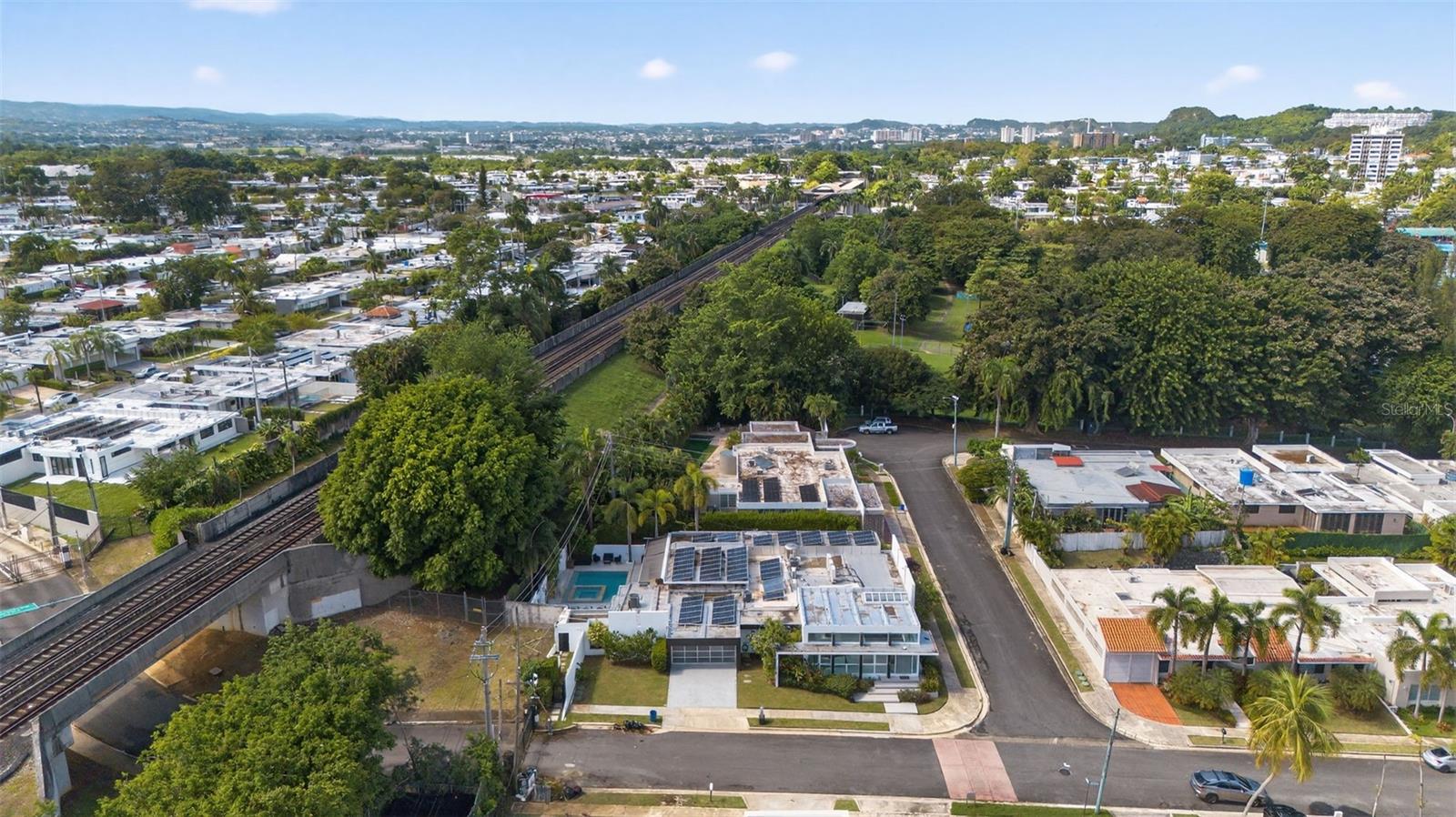 GARDEN HILLS SUR - Residential