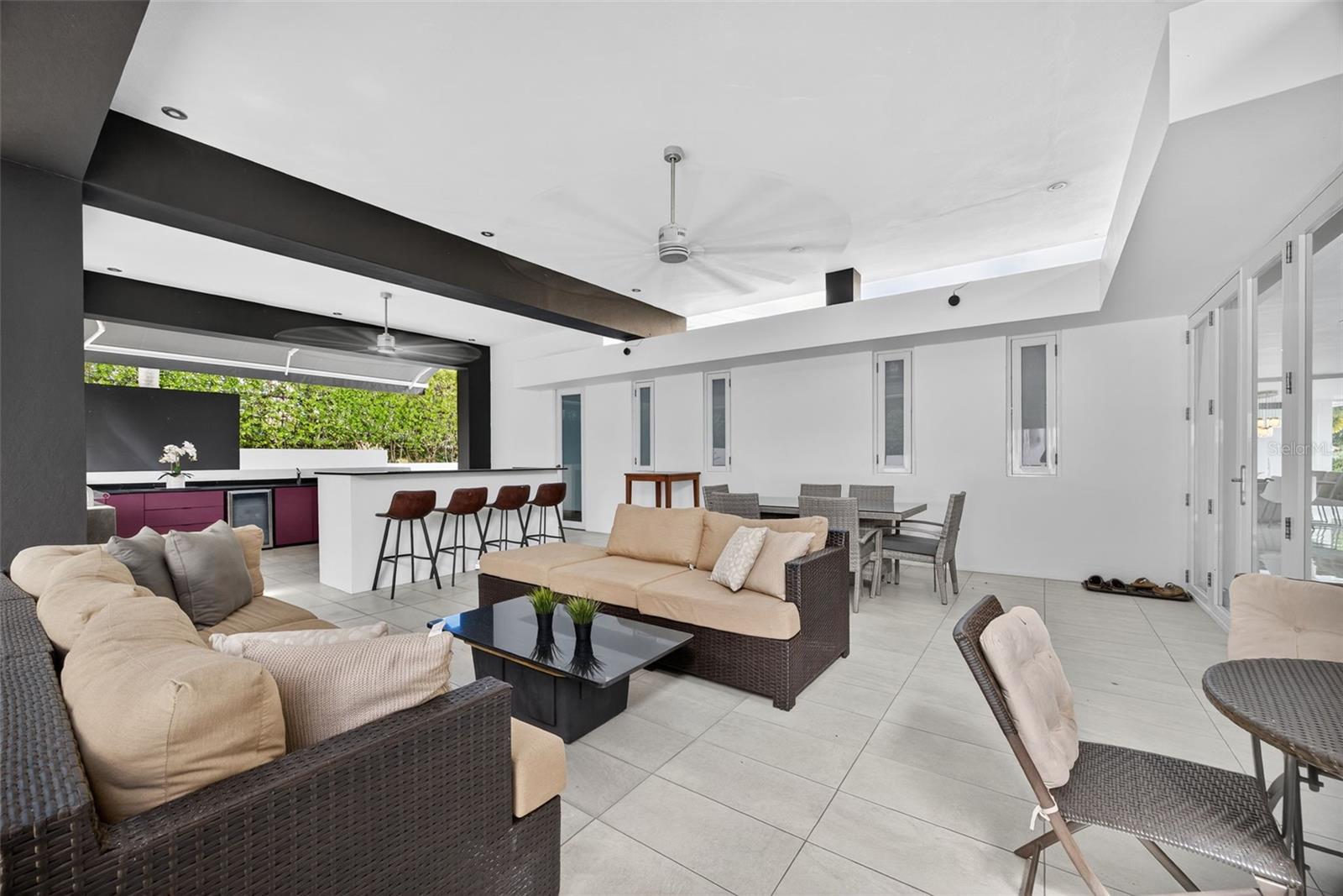 GARDEN HILLS SUR - Residential