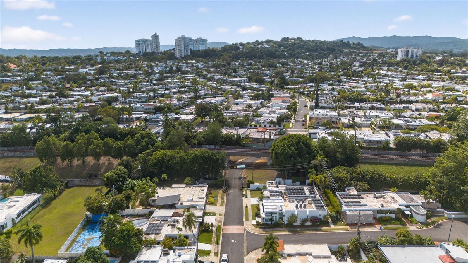 GARDEN HILLS SUR - Residential