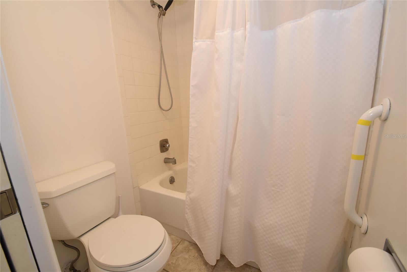 PELICAN COVE XIV - Residential Lease