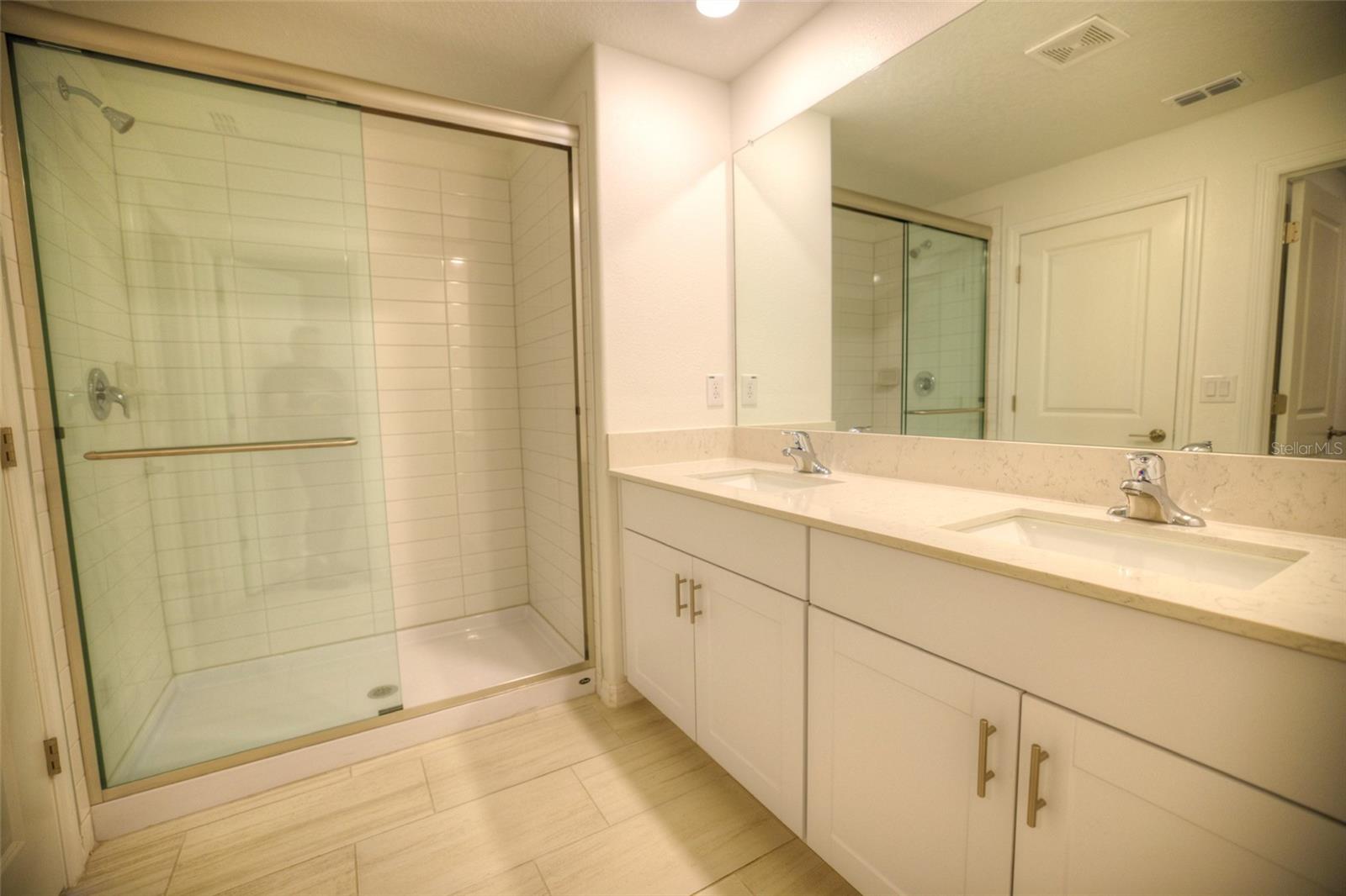 PROSPERITY LAKES - Residential