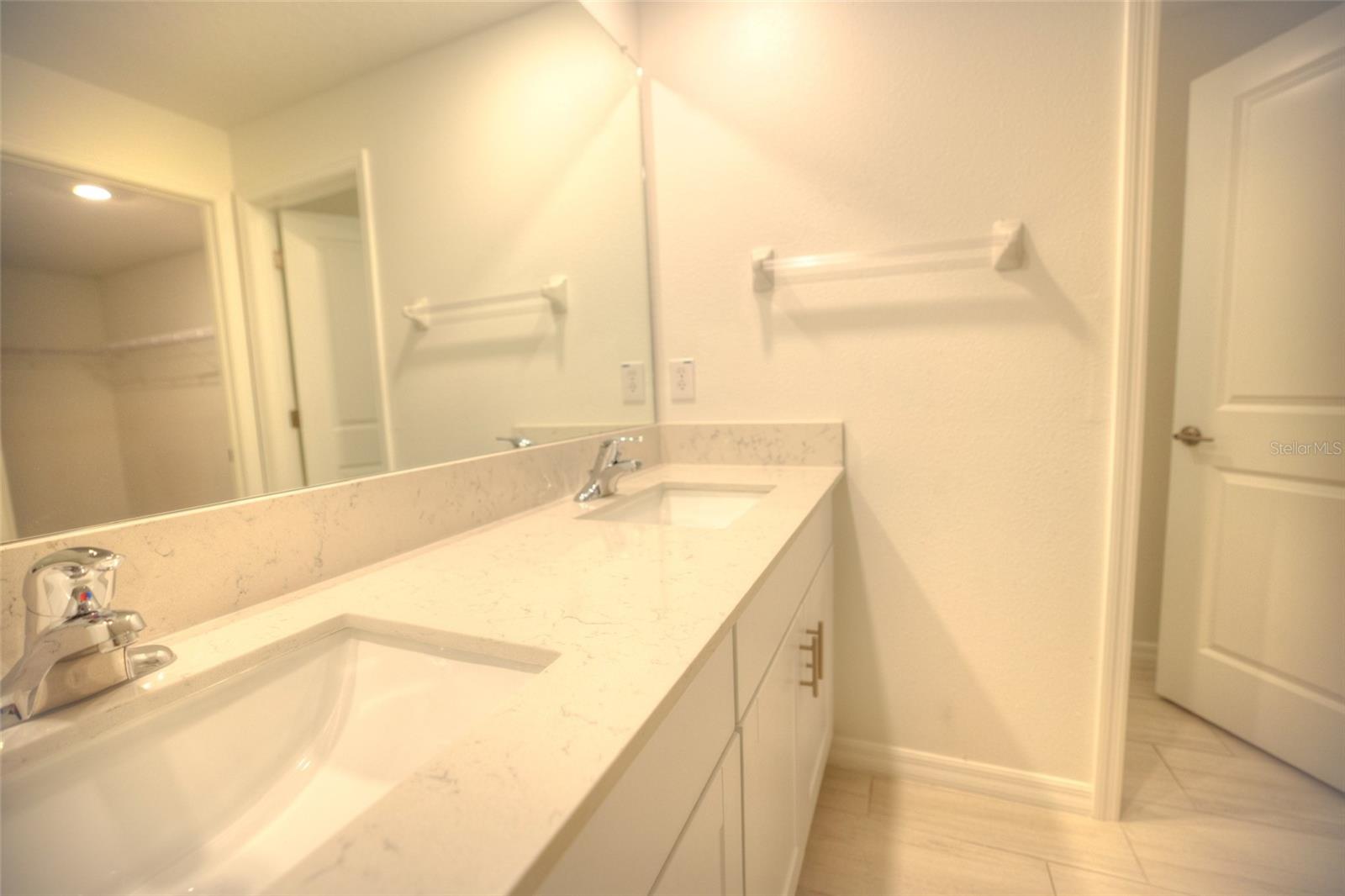 PROSPERITY LAKES - Residential