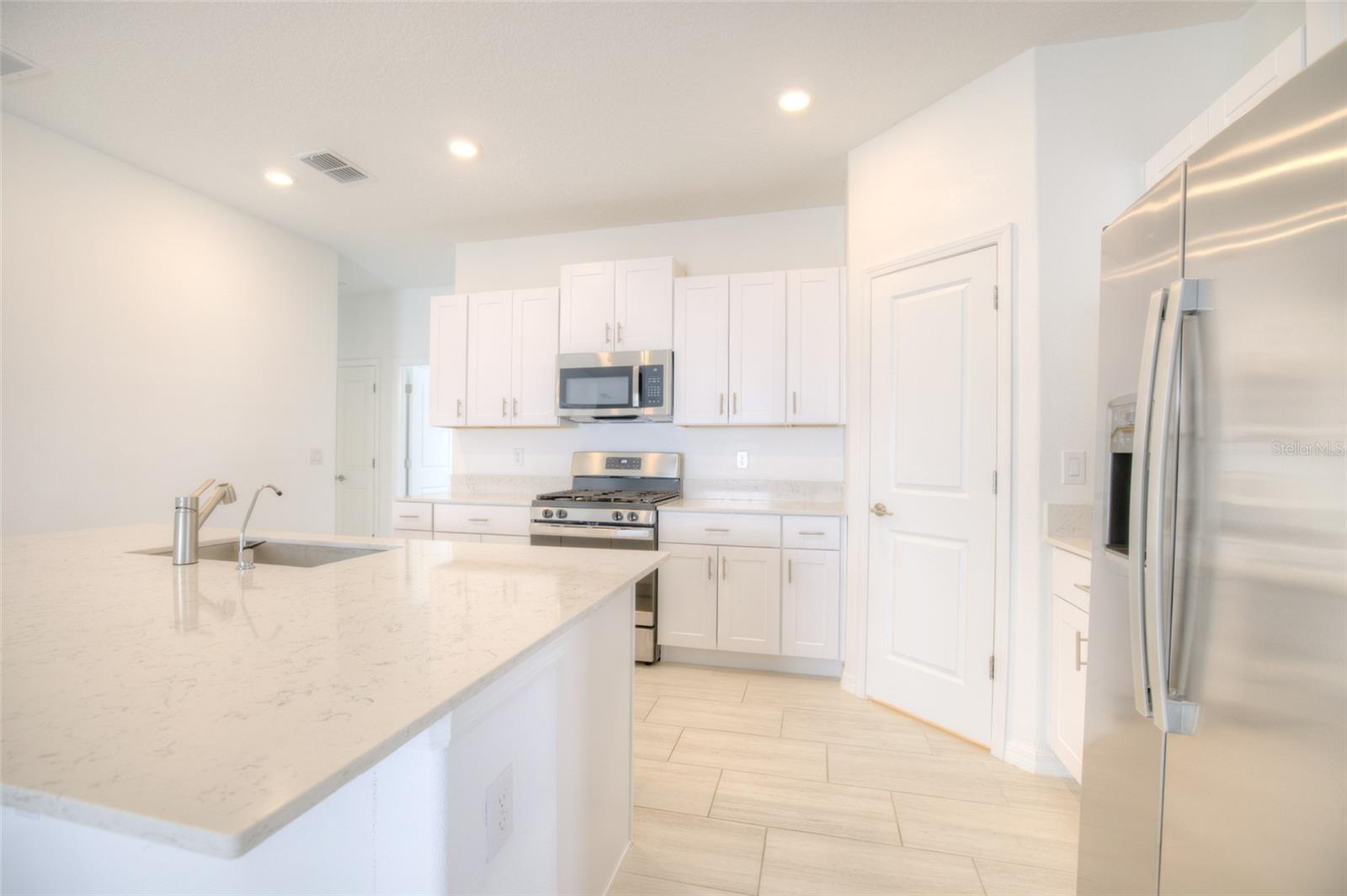 PROSPERITY LAKES - Residential