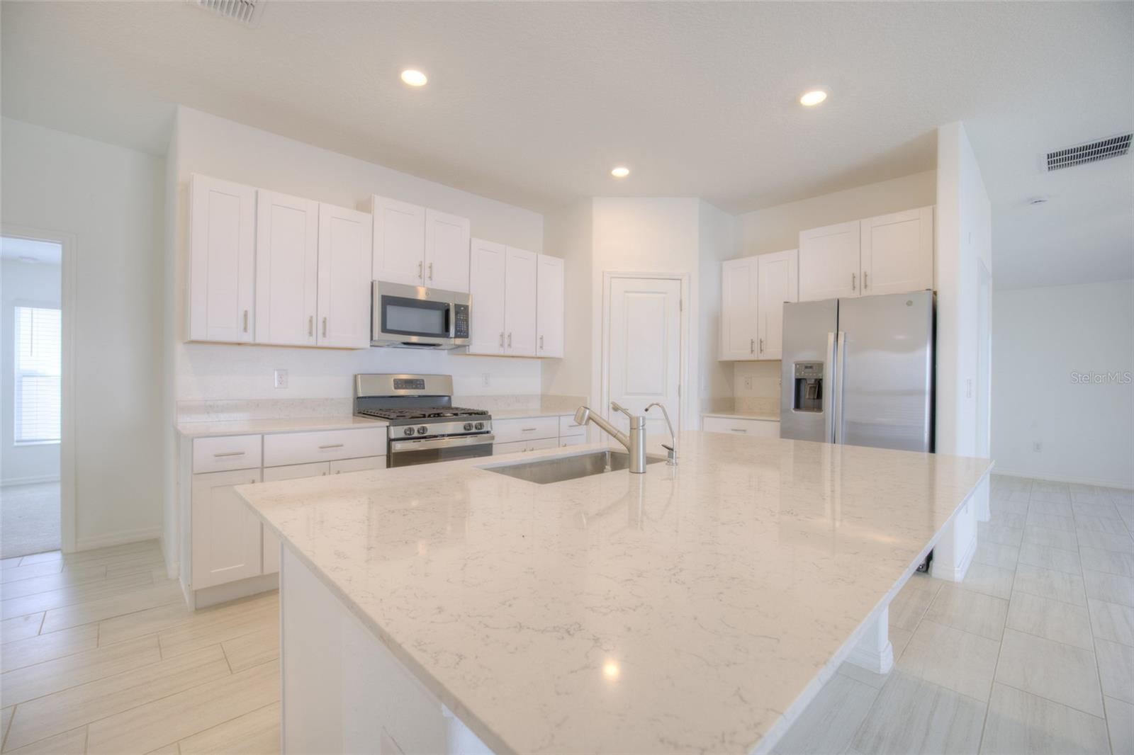 PROSPERITY LAKES - Residential