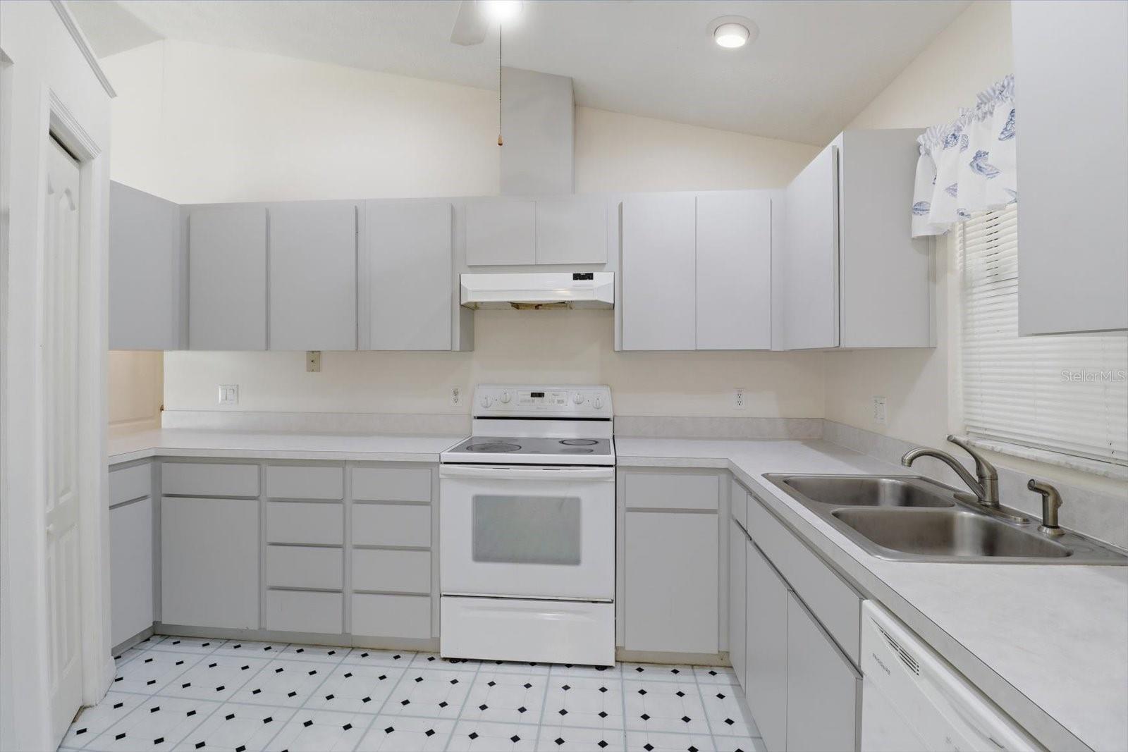 INVERNESS HGLDS WEST - Residential