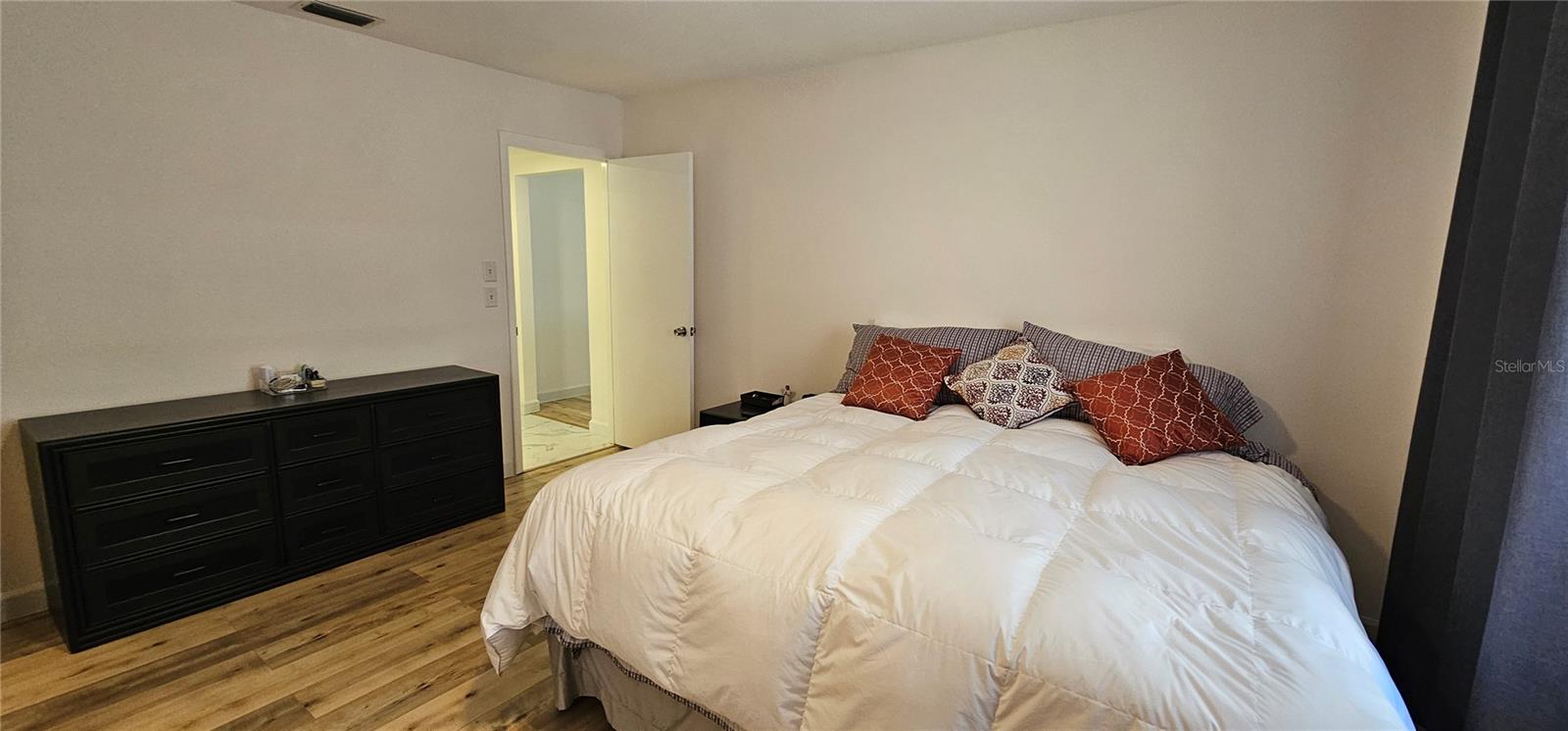 STRATHMORE RIVERSIDE III - Residential Lease