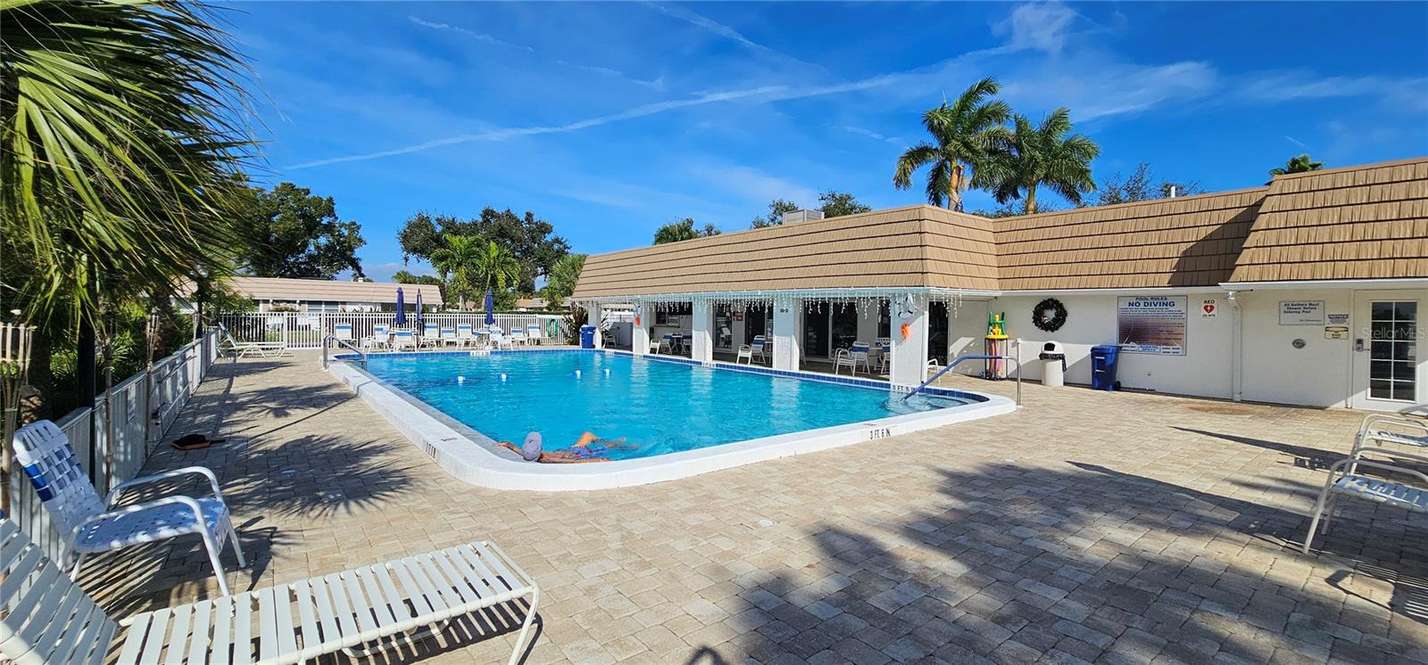 STRATHMORE RIVERSIDE III - Residential Lease