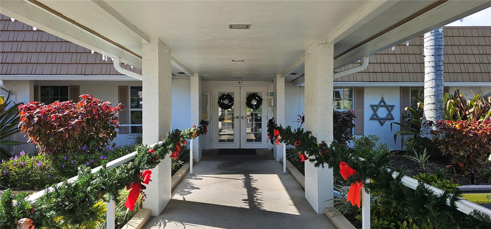 STRATHMORE RIVERSIDE III - Residential Lease