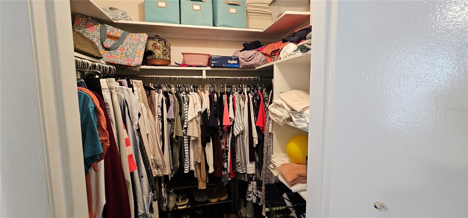 STRATHMORE RIVERSIDE III - Residential Lease