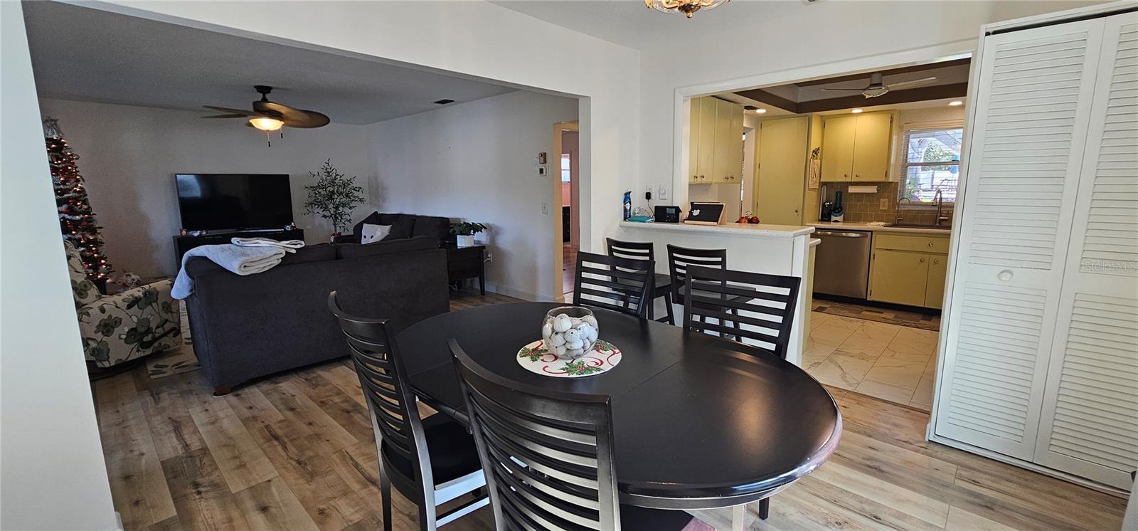 STRATHMORE RIVERSIDE III - Residential Lease