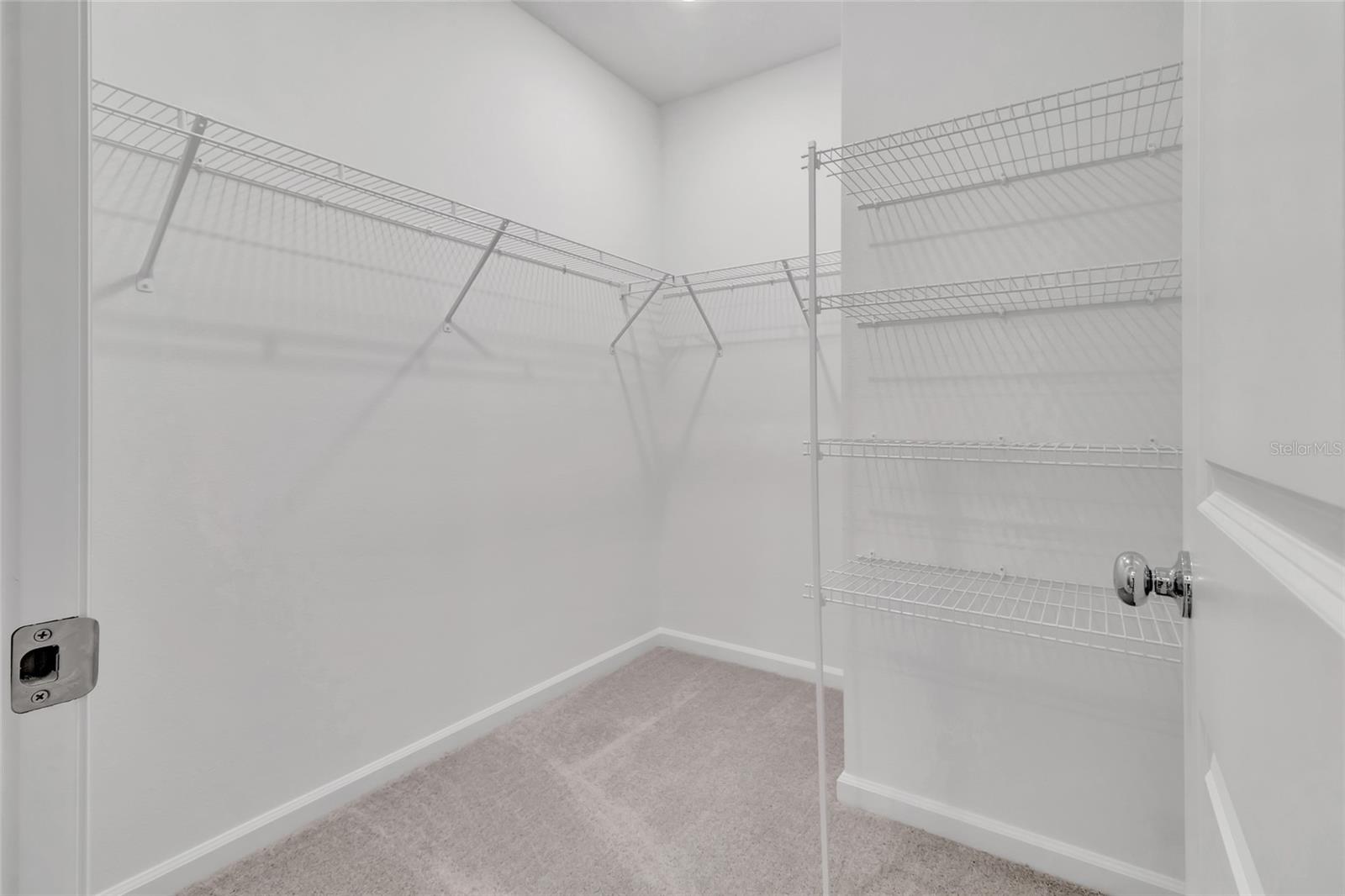 HIDDEN RIDGE AT ESTATES - Residential Lease