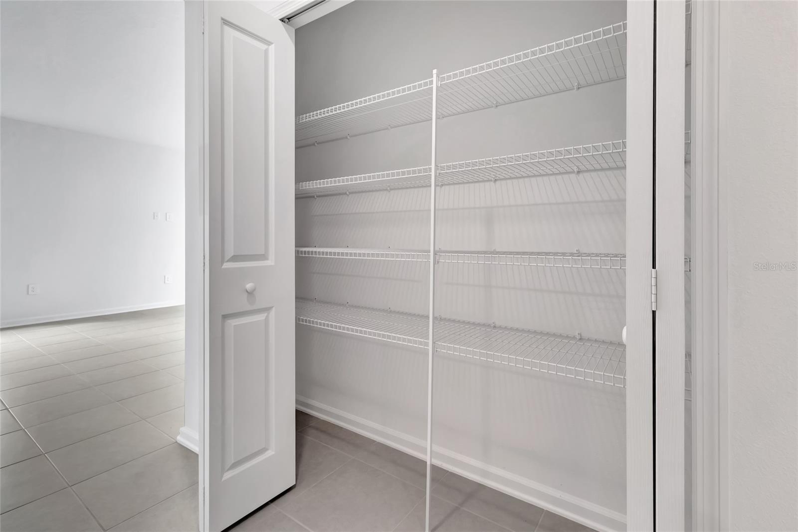 HIDDEN RIDGE AT ESTATES - Residential Lease