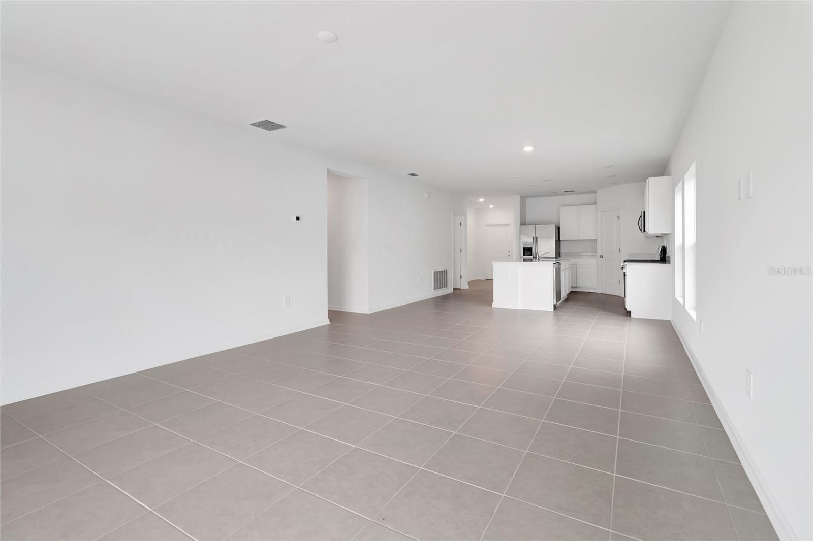 HIDDEN RIDGE AT ESTATES - Residential Lease