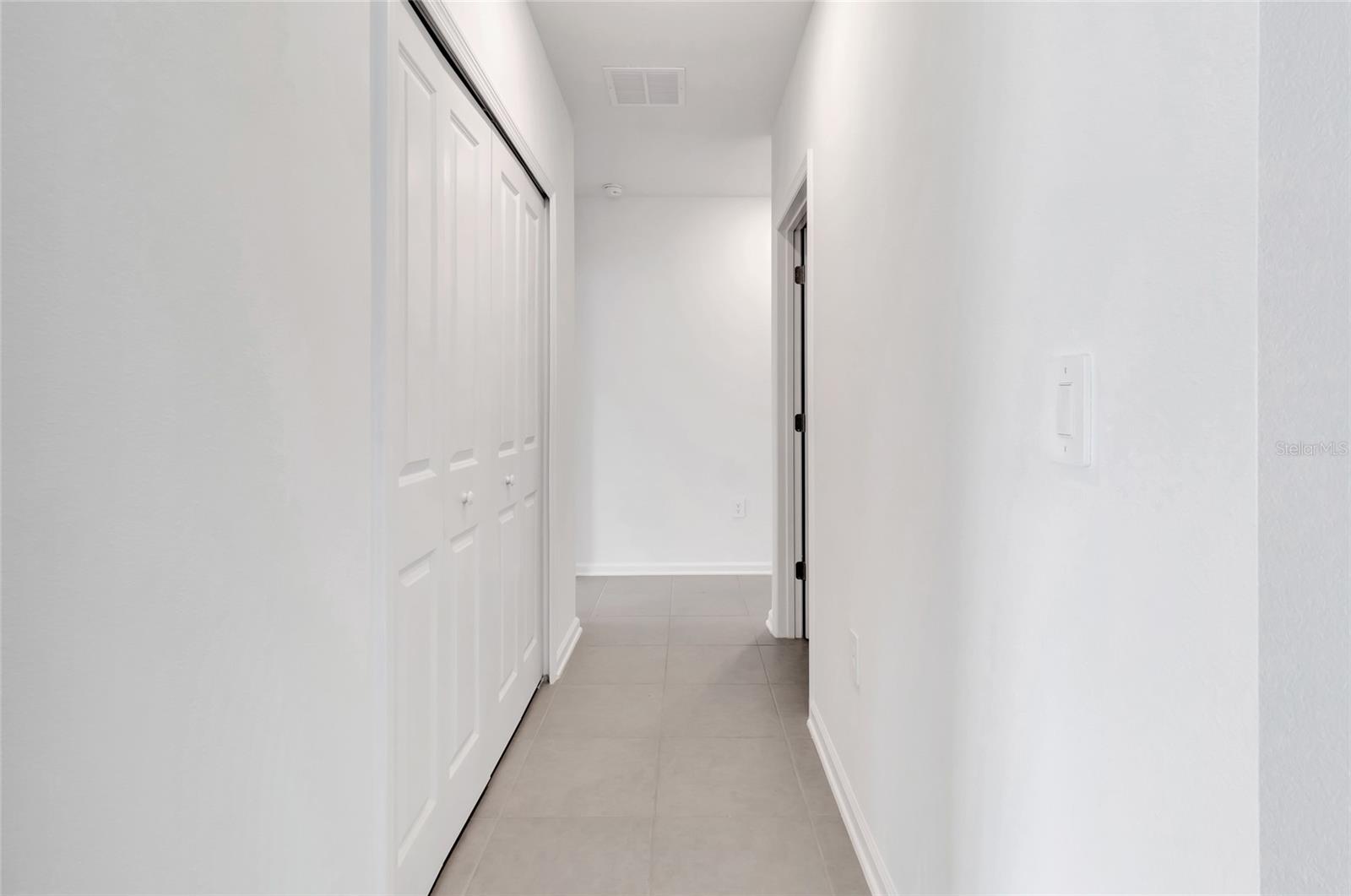 HIDDEN RIDGE AT ESTATES - Residential Lease