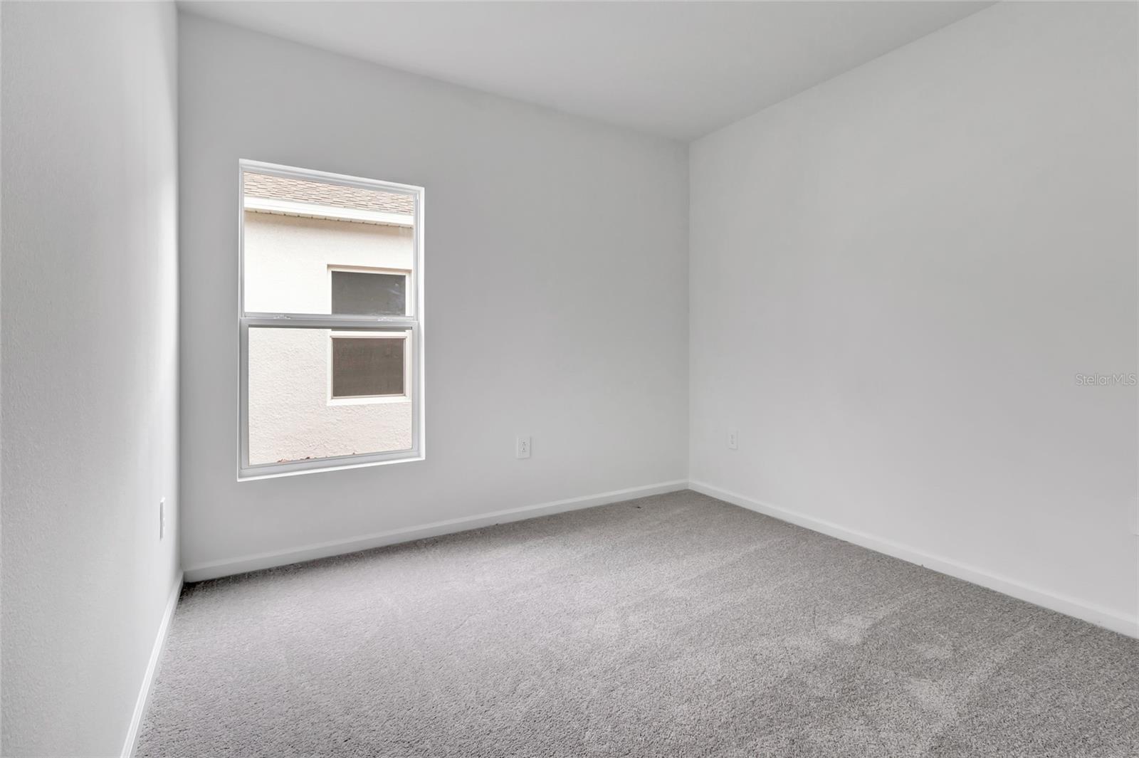 HIDDEN RIDGE AT ESTATES - Residential Lease