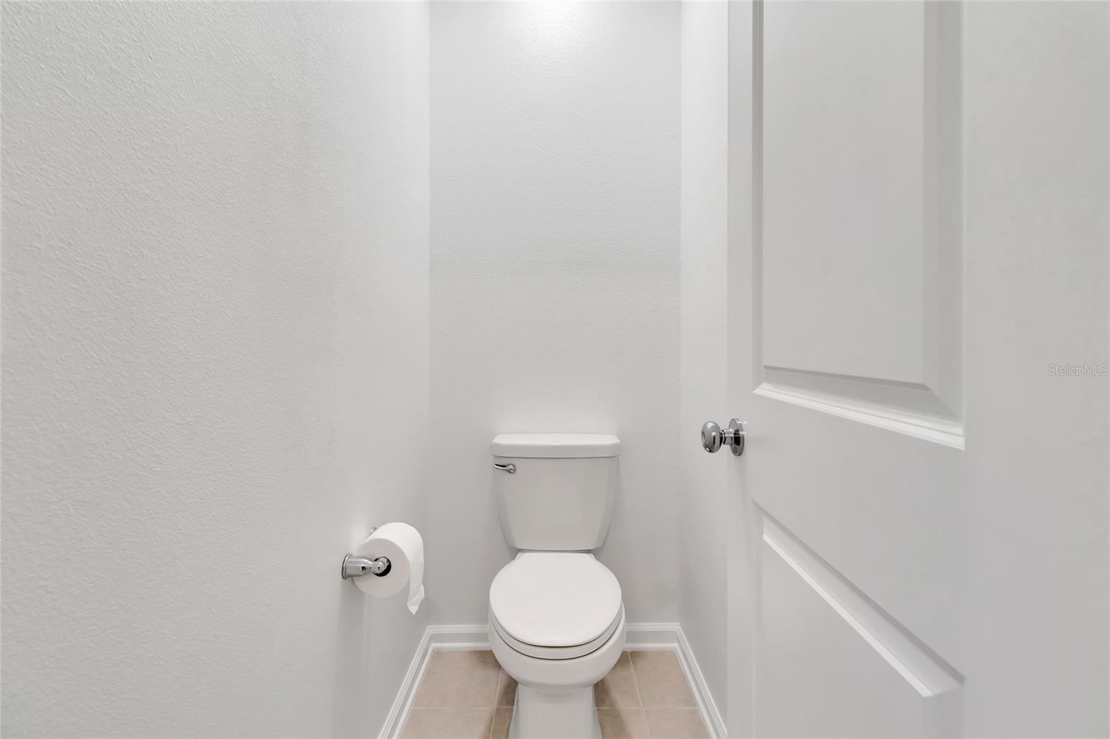 HIDDEN RIDGE AT ESTATES - Residential Lease