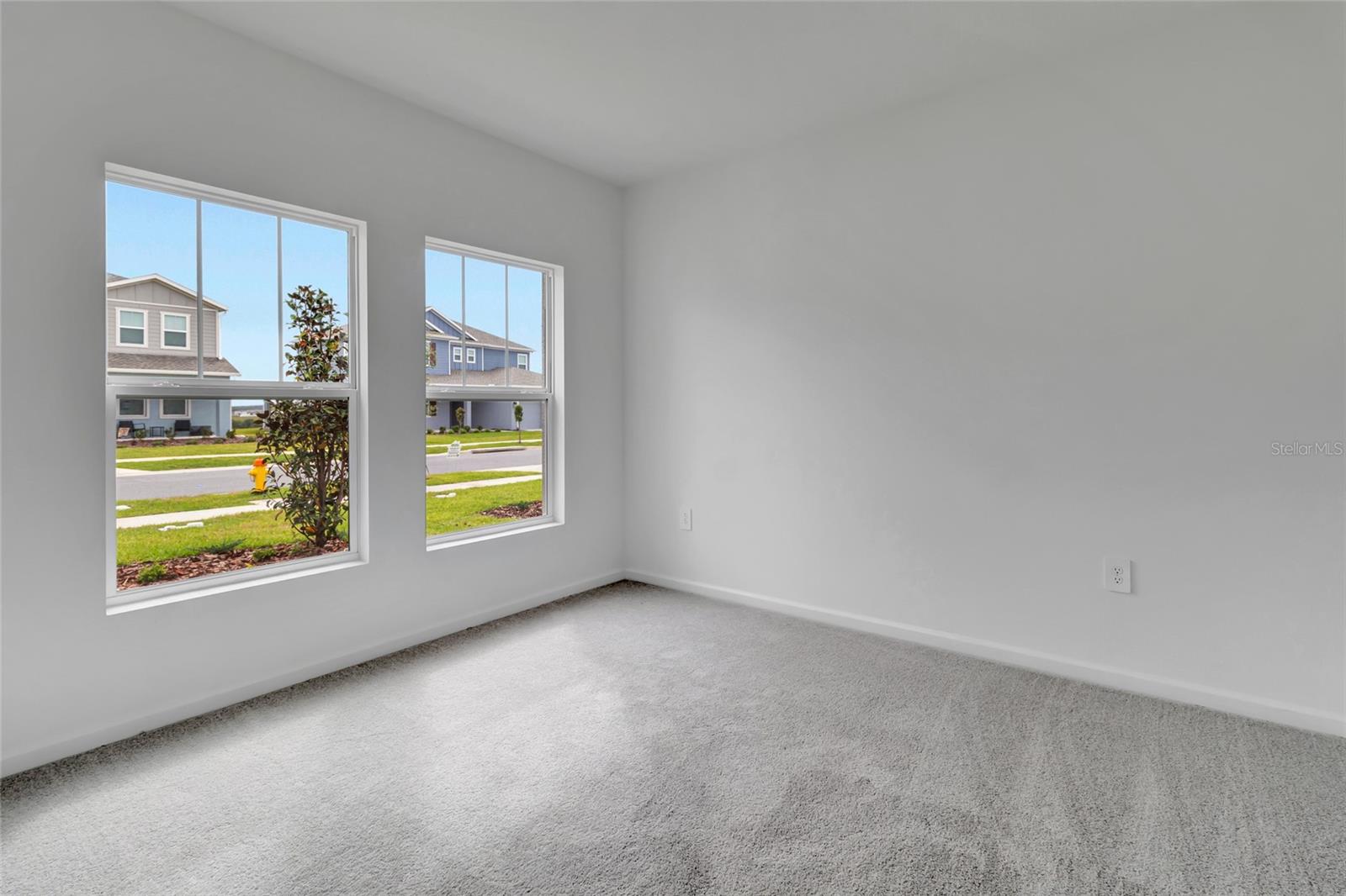 HIDDEN RIDGE AT ESTATES - Residential Lease