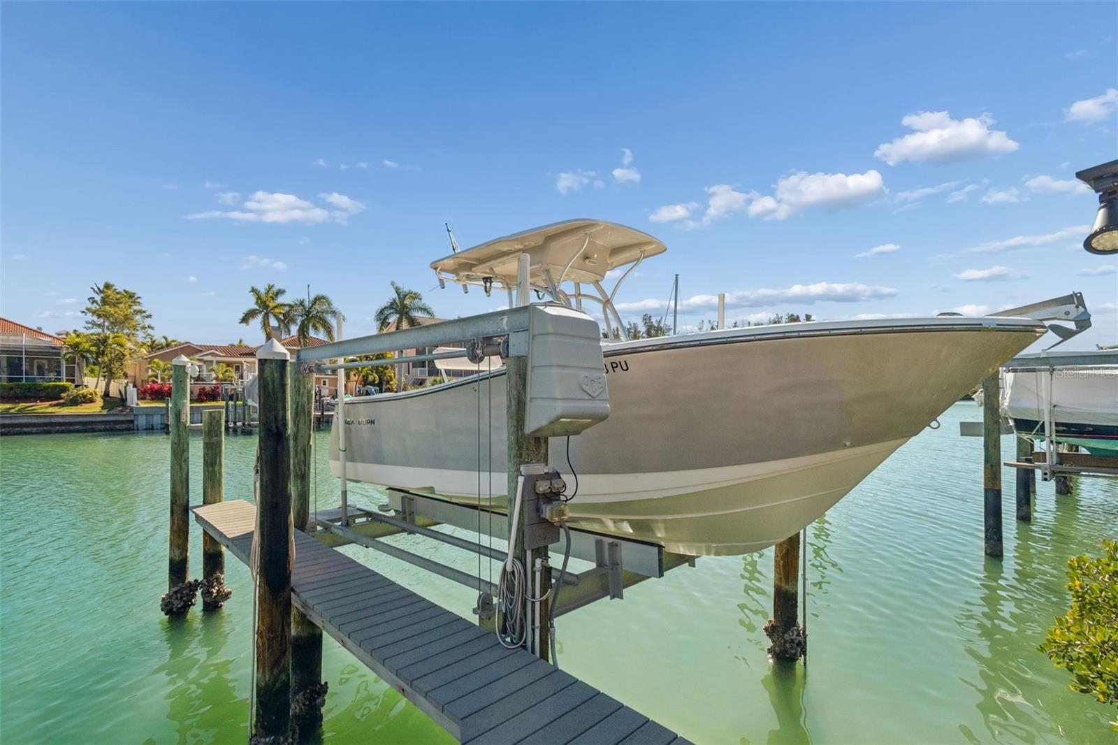 1117 PINELLAS BAYWAY S 301