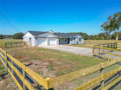 Tiny photo for 7688 SE 135th Street, Summerfield, FL 34491 (MLS # OM734562)